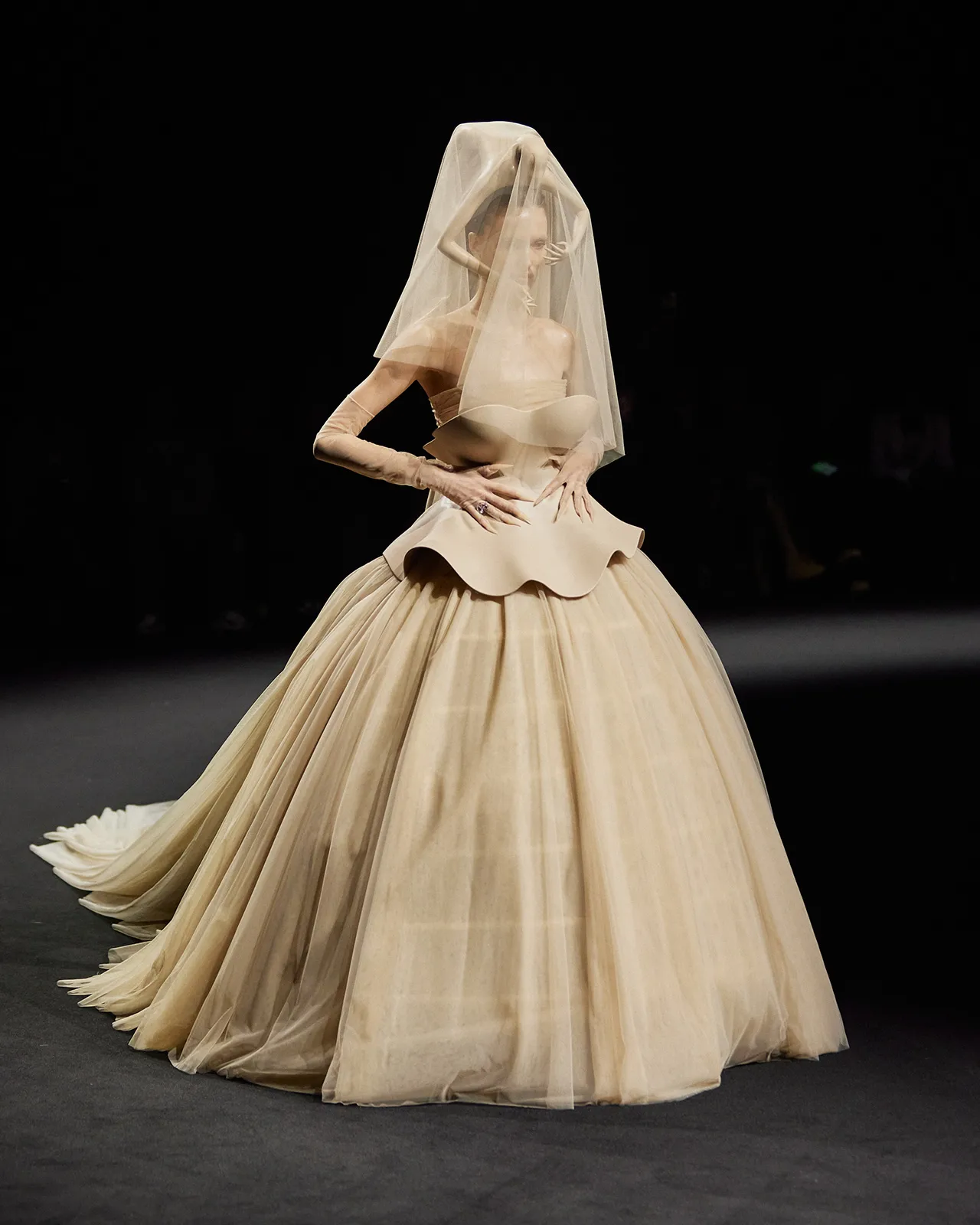 Robert_Wun_Fall-Winter_2025_Couture_25