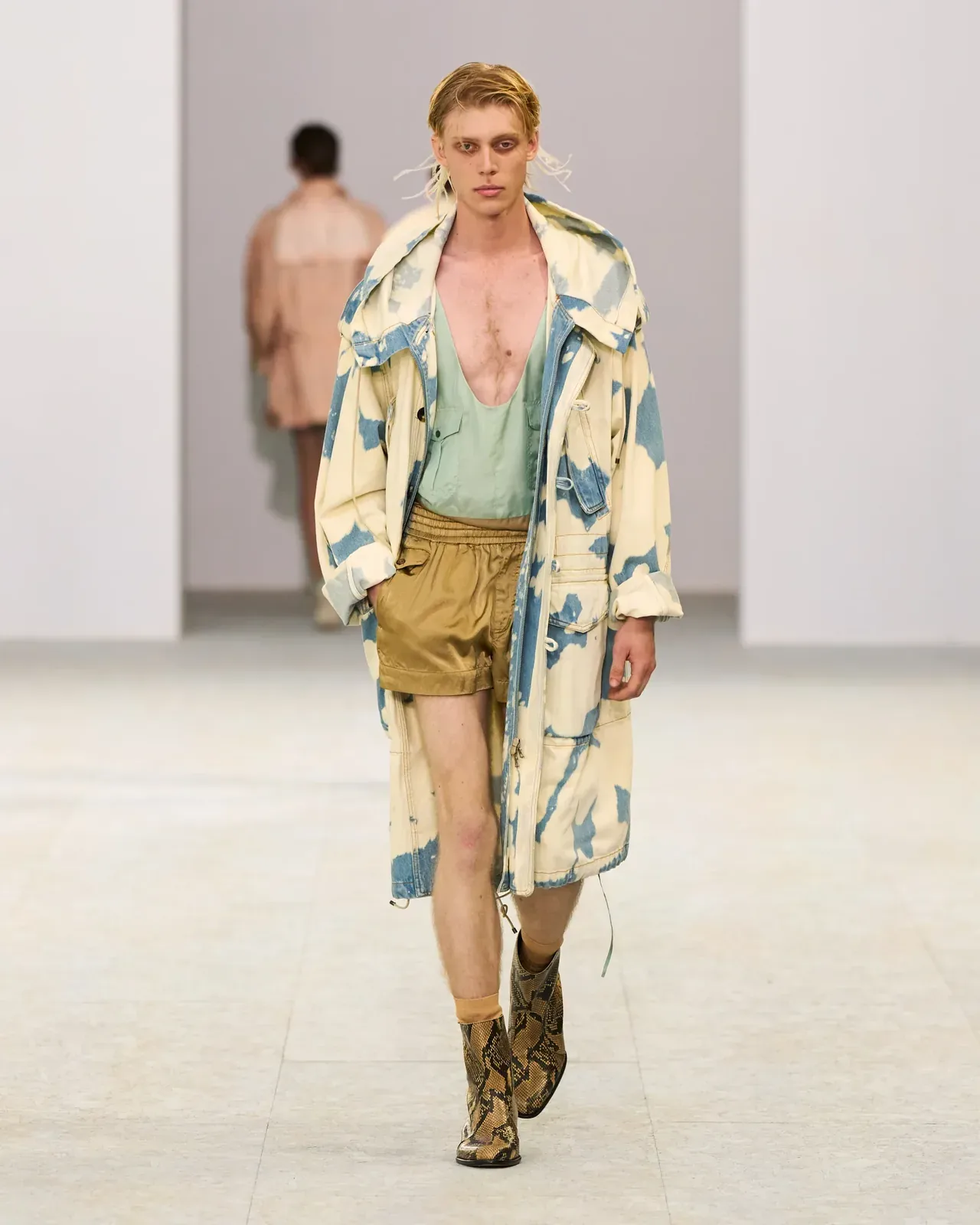 metal-dries-van-noten-s-s-2027-menswear-19