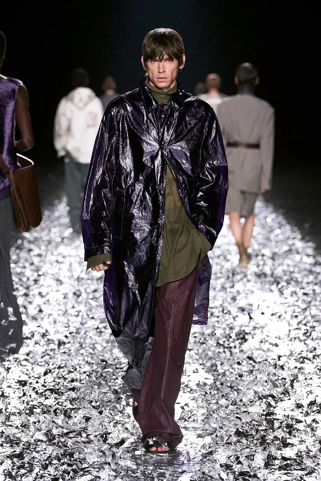 DRIES_VAN_NOTEN_SS25_2732X4098_LOOKS_32.jpg