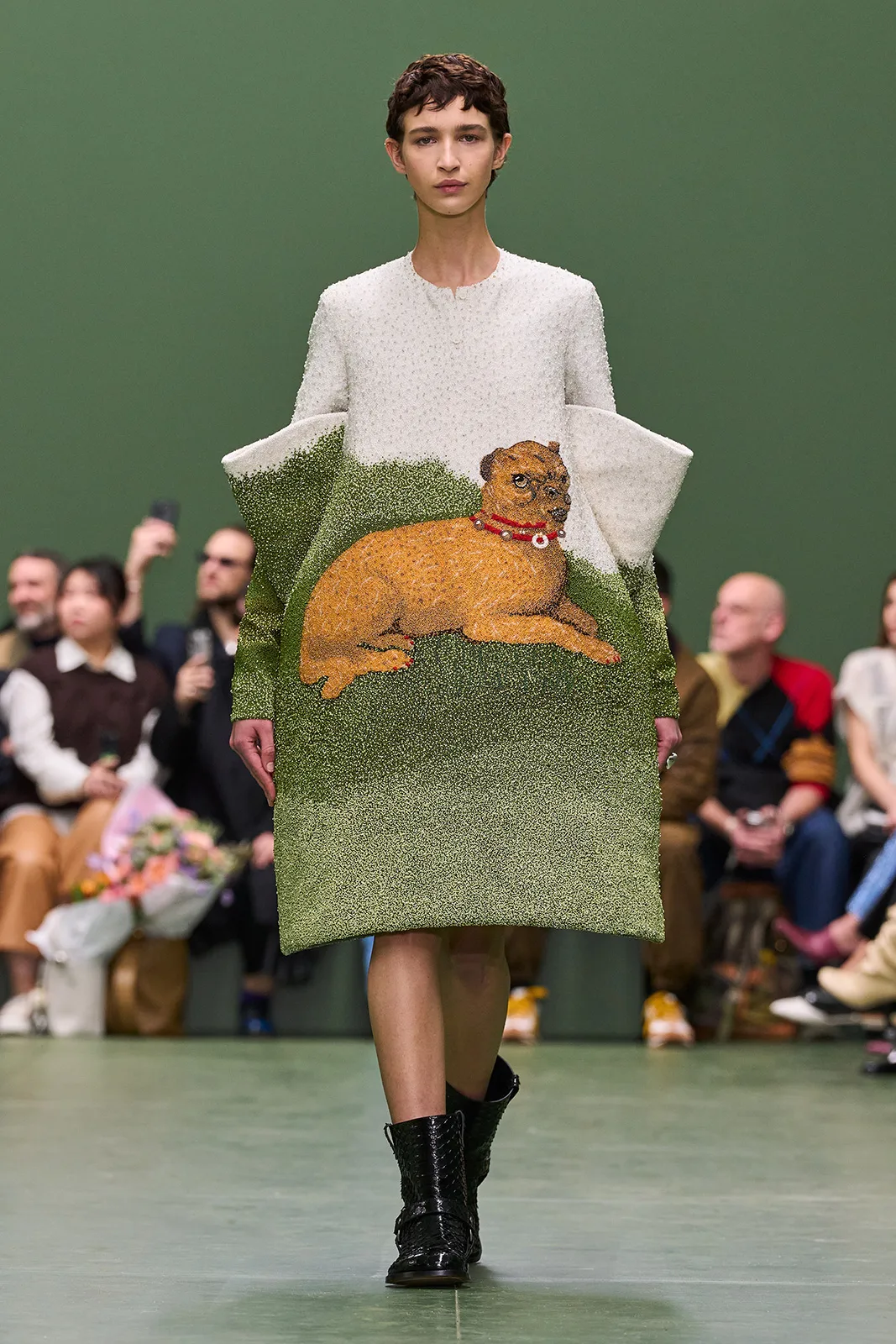 LOEWE_FW24_WW_SHOW_RUNWAY_12
