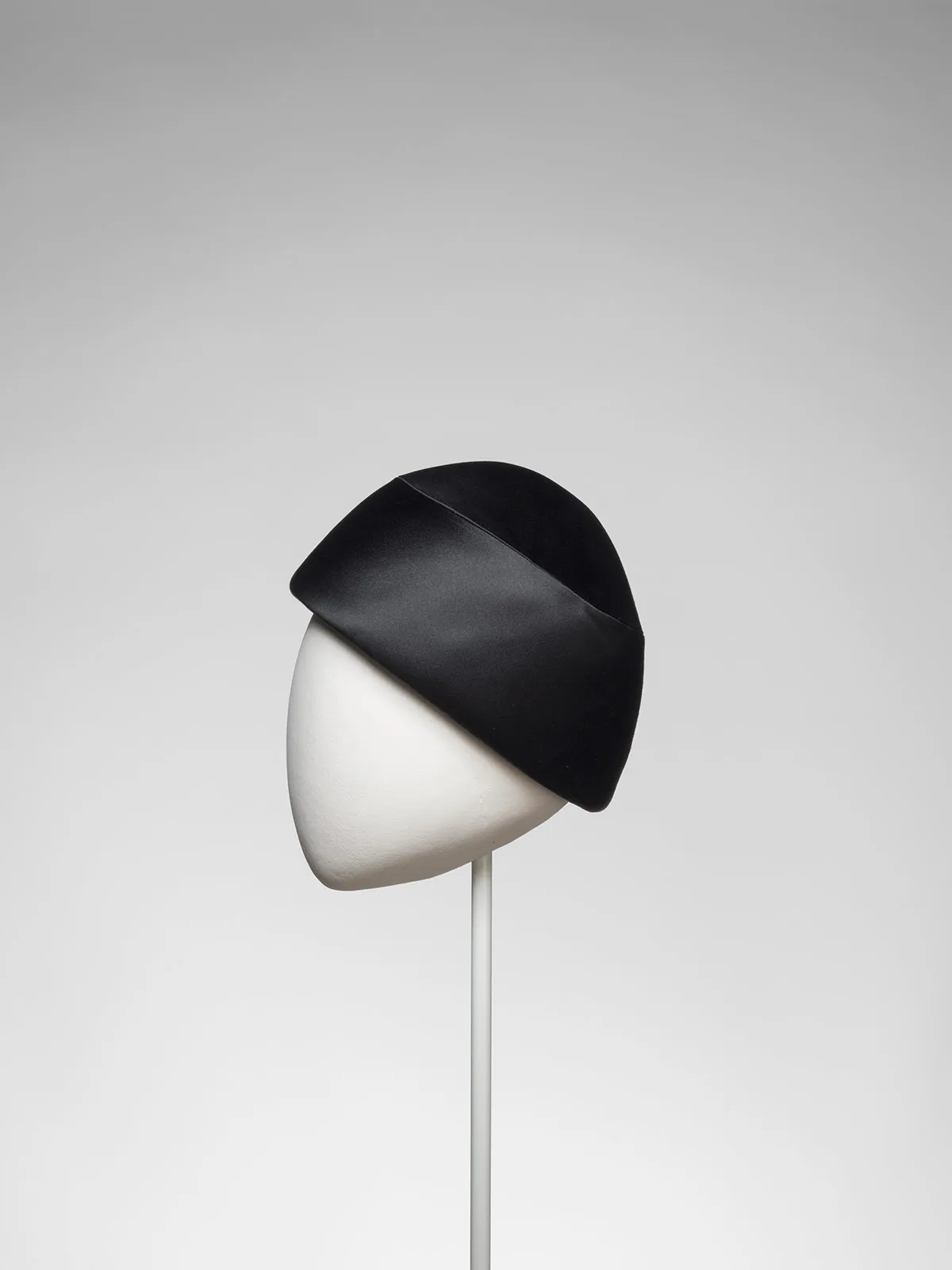 Balenciaga Laeleganciadelsombrero Metalmagazine 4