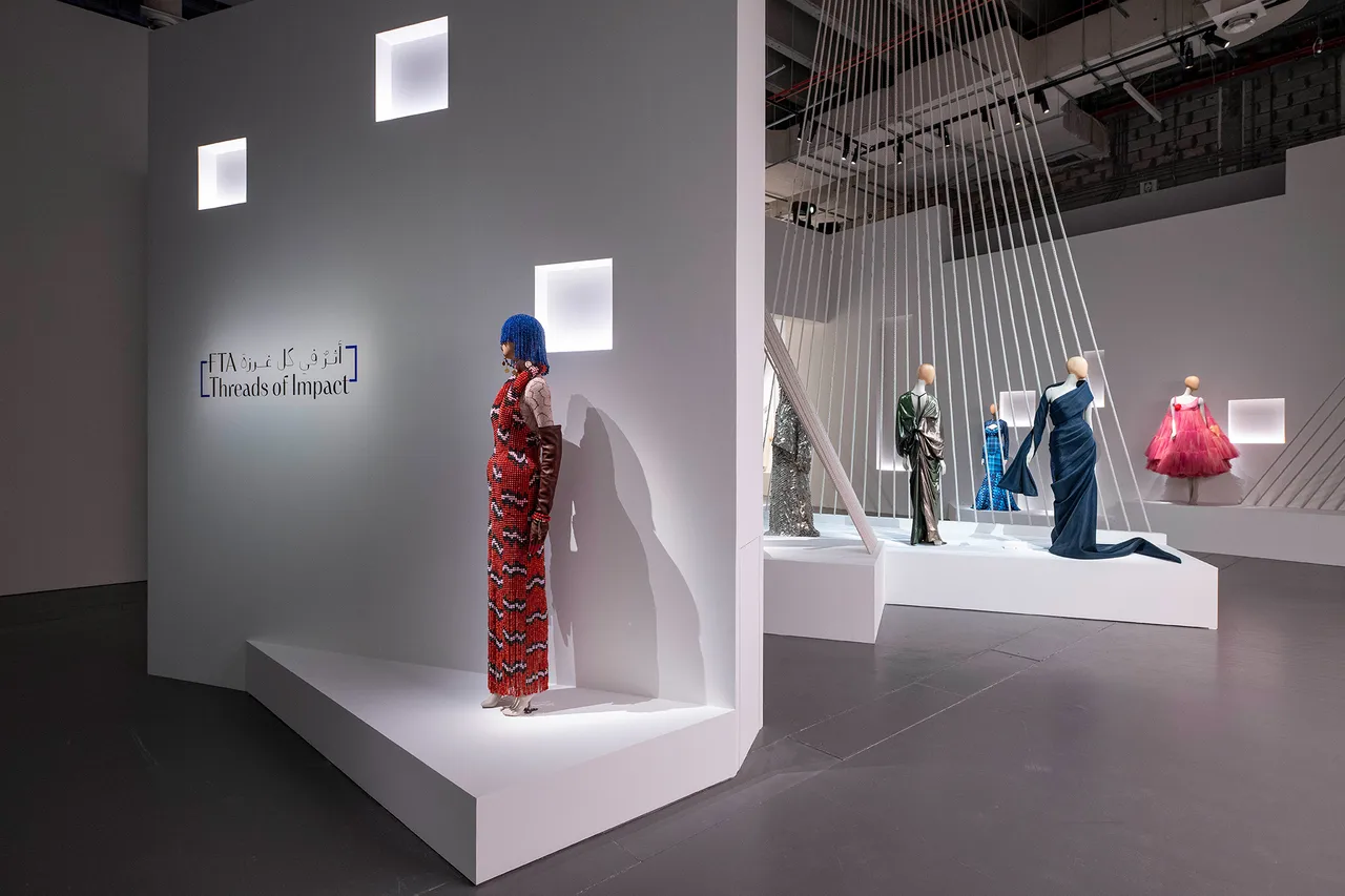 Threads-of-Impact-Exhibtion_RCZ3480