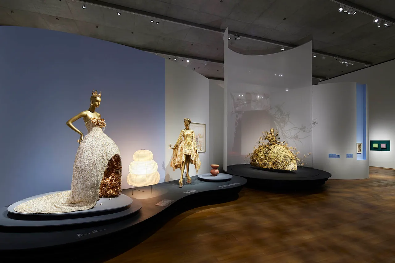 Guo Pei_installation view_25