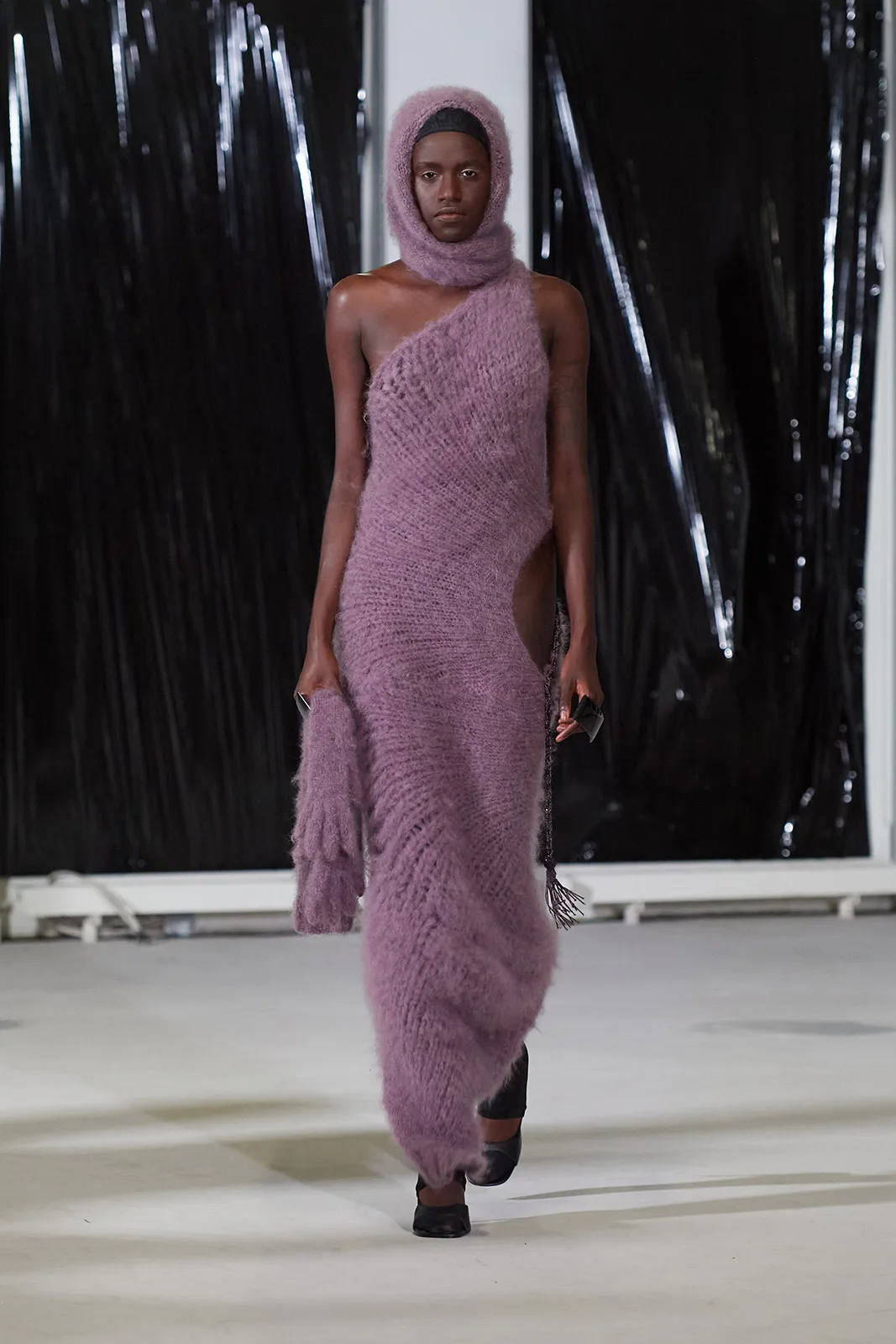 LOU-DE-BETOLY_AW24_Look010_by_James-Cochrane_for_BFW
