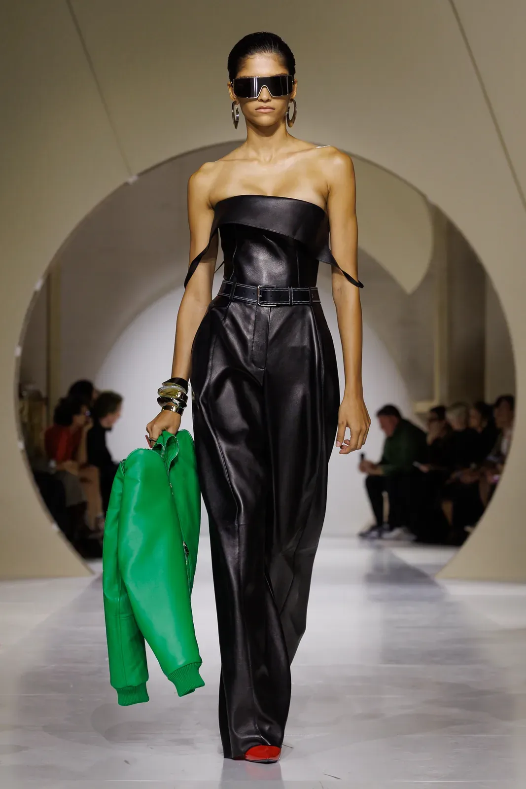 metal-givenchy-ss27-22