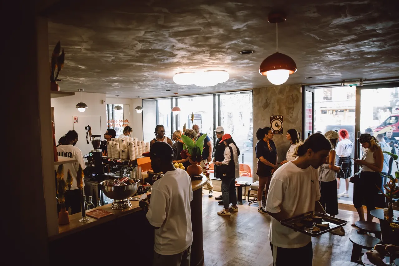 metal-puma-cafe-11