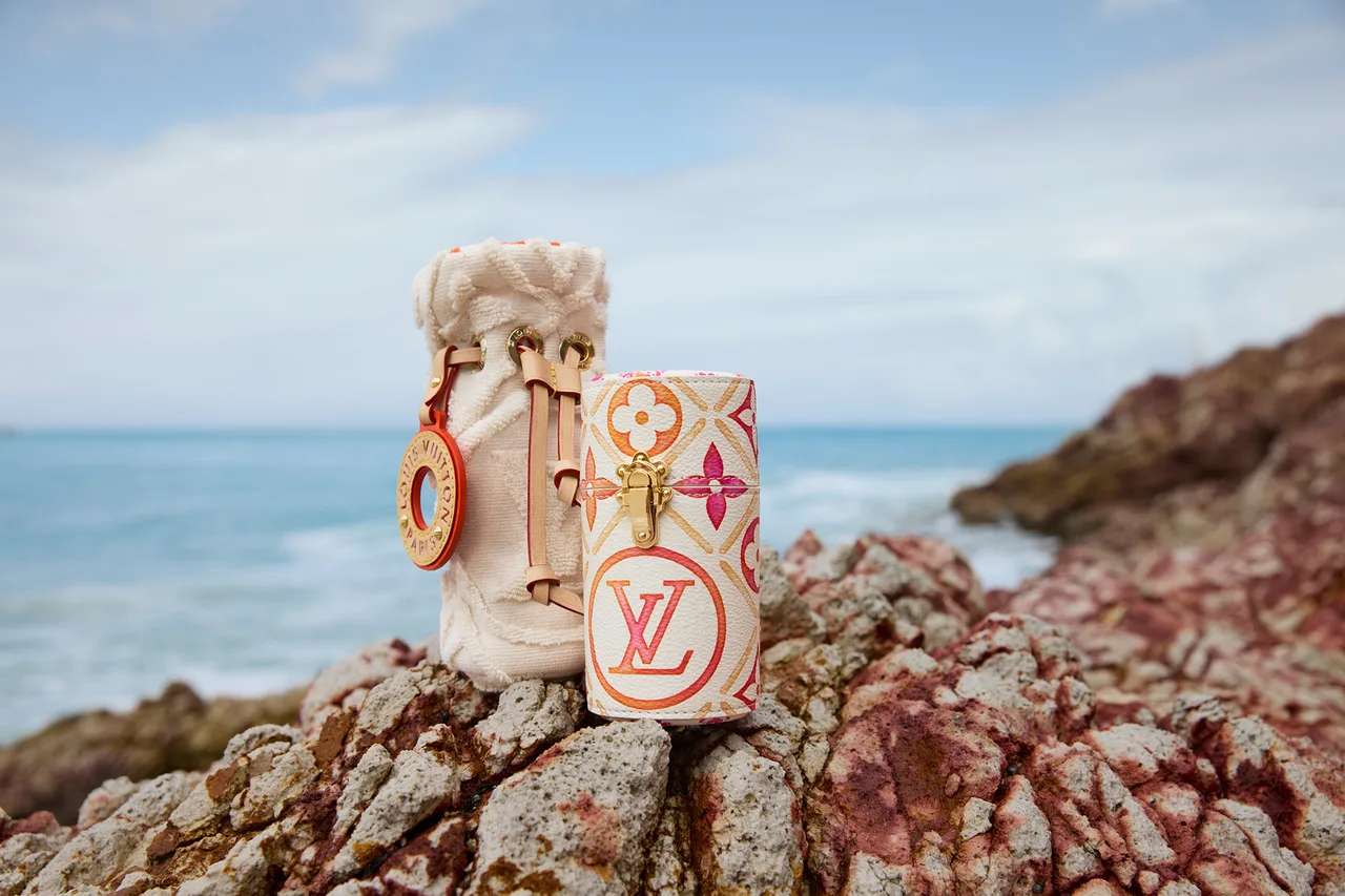 TRAVEL-CASE-BY-THE-POOL---LV-BY-THE-POOL-2024---STILL-LIFE-BY-JARED-ZAGHA-FOR-LOUIS-VUITTON----4