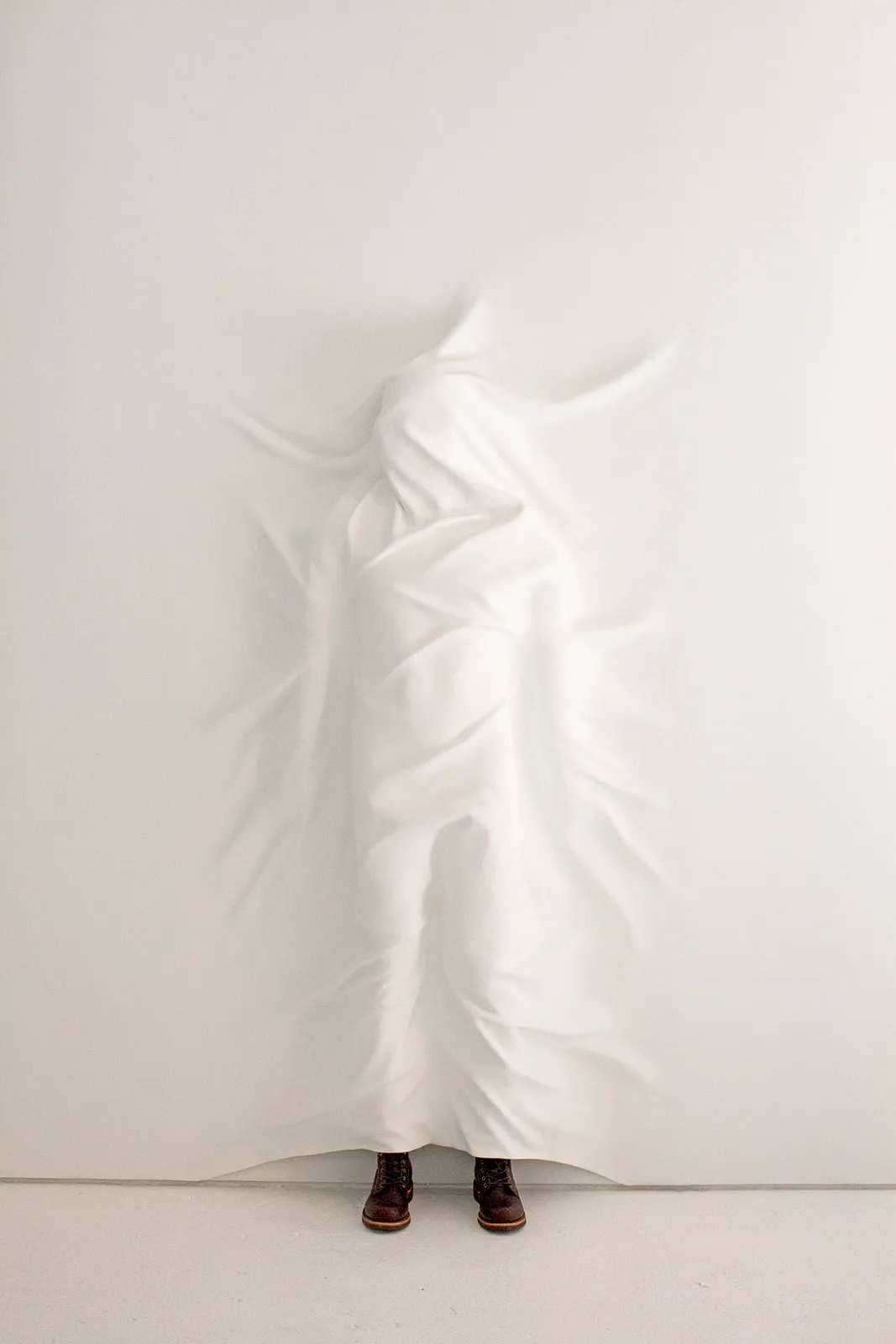 Daniel Arsham   Hiding Figure