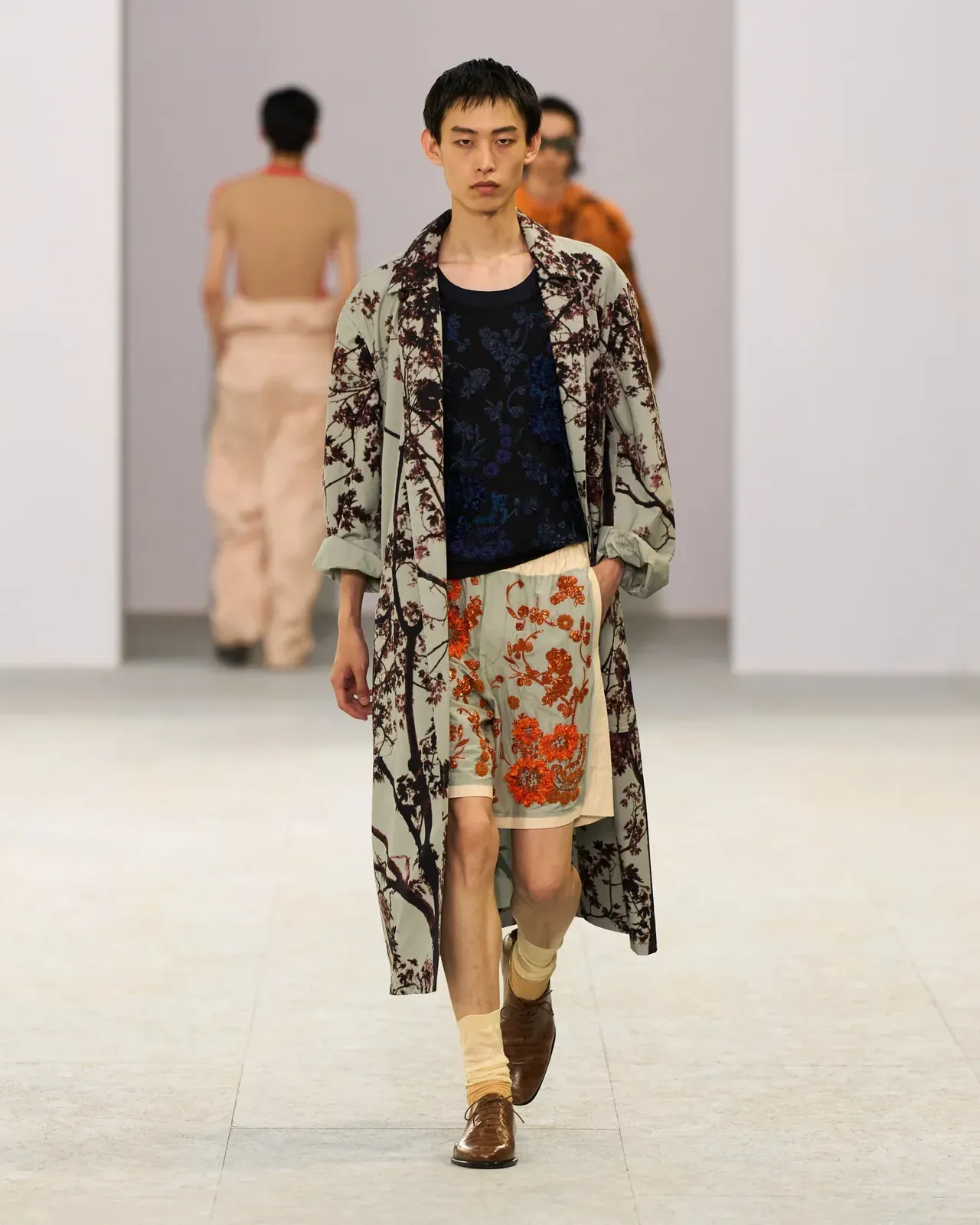 metal-dries-van-noten-s-s-2027-menswear-31