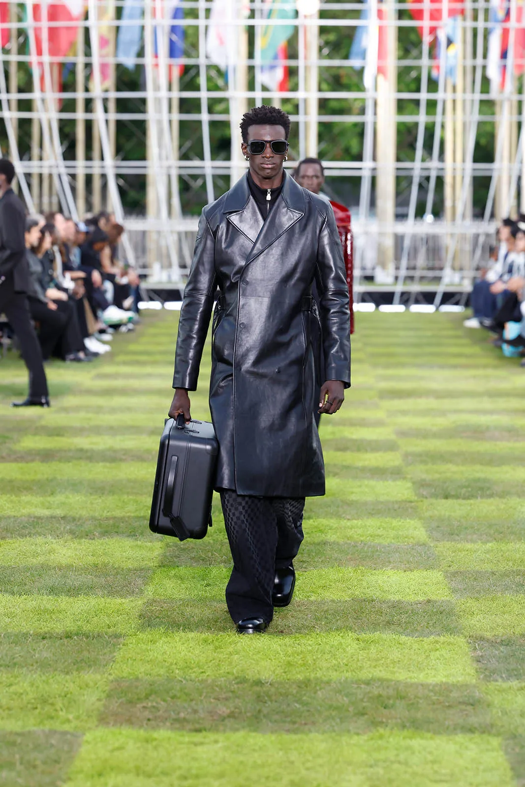 LOUIS-VUITTON-SPRING-SUMMER-2025_29.jpg