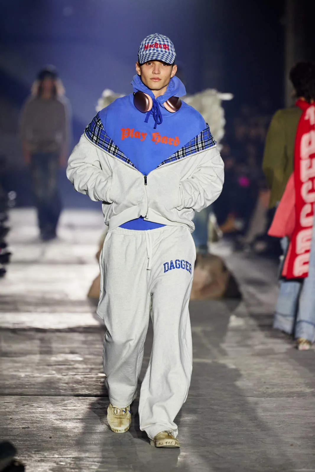 Dagger_AW26_Runway_Photo_by_Finnegan-Koichi-Godenschweger_for_BFW_2x3_18