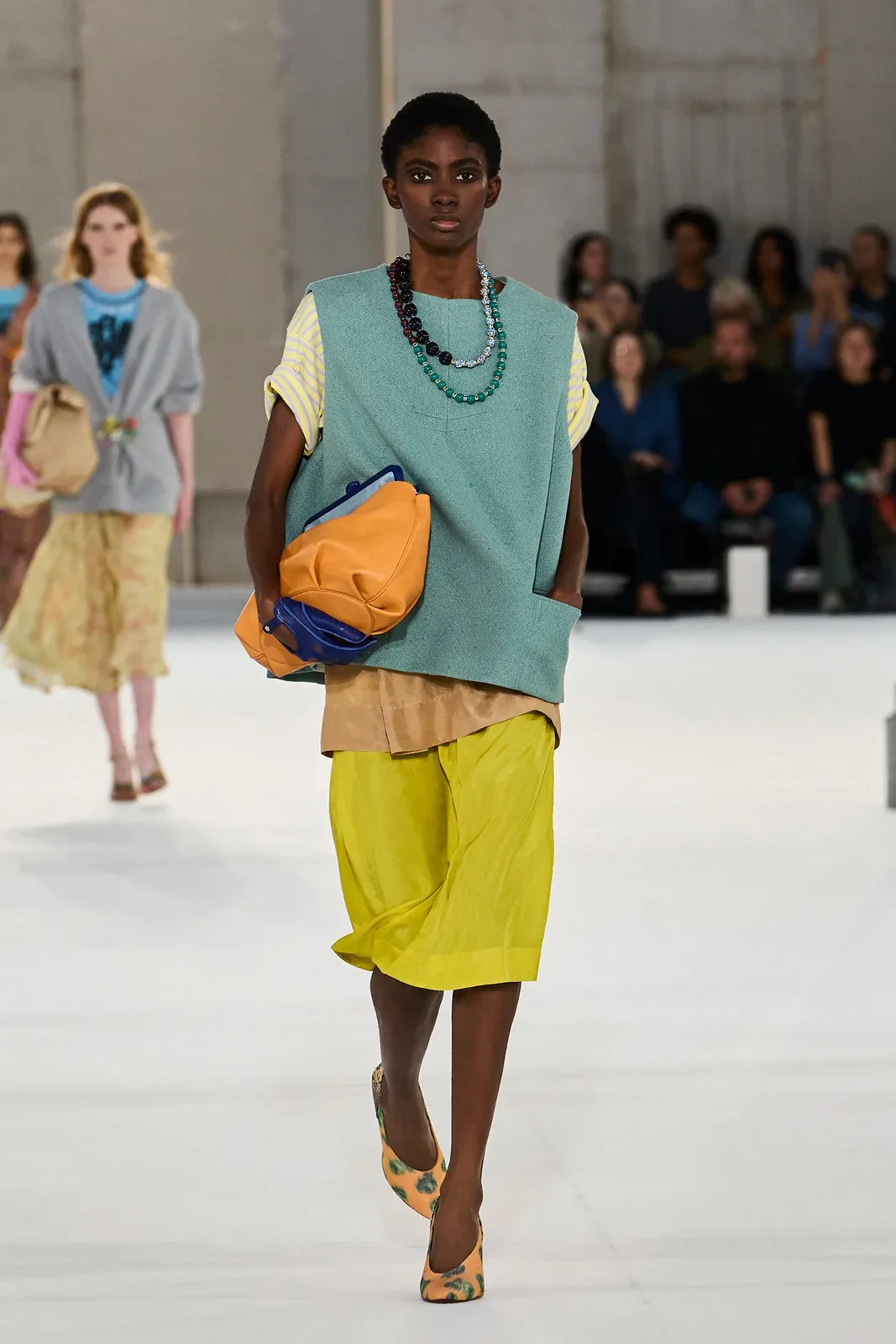 metal-dries-van-noten-ss27-15