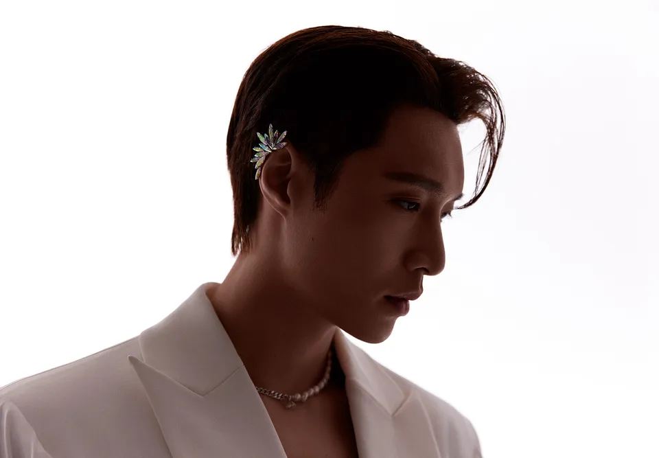 Lay Zhang