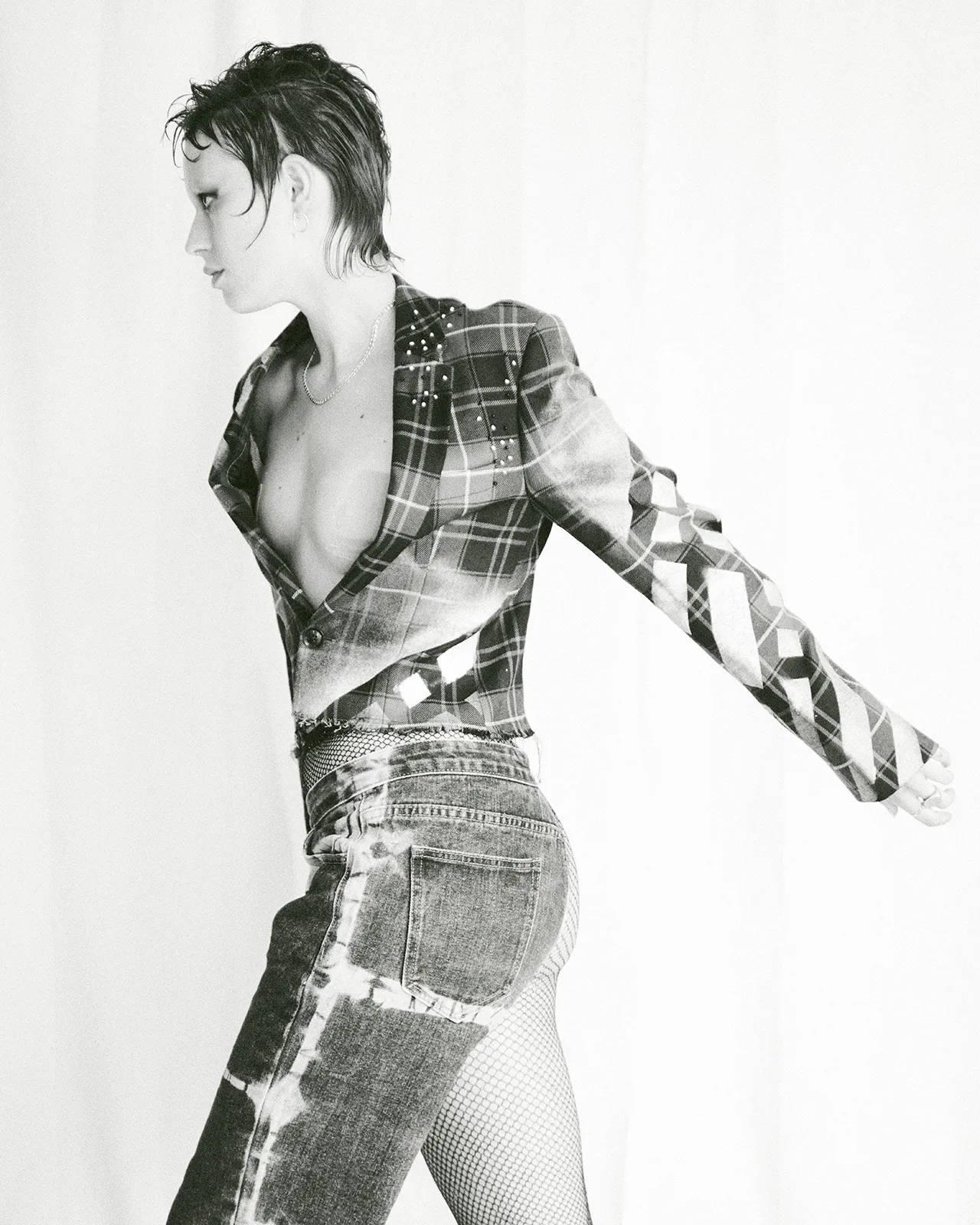 Chloe Baines Metalmagazine 23