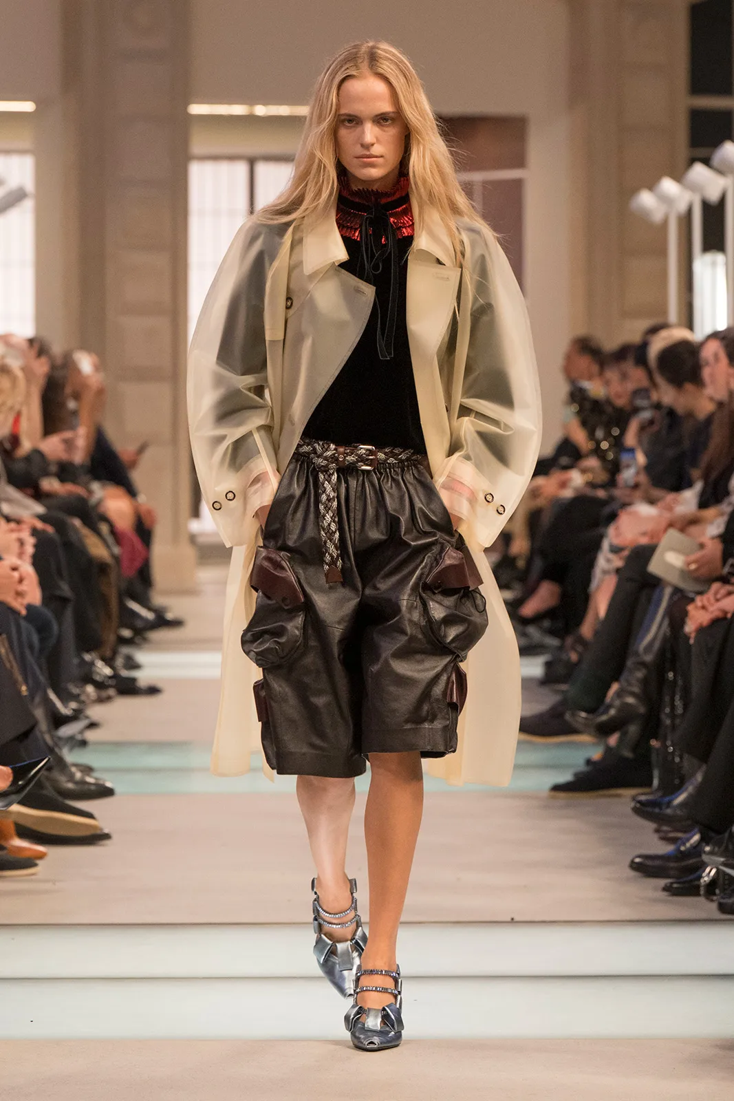LV_AW25_Look_02