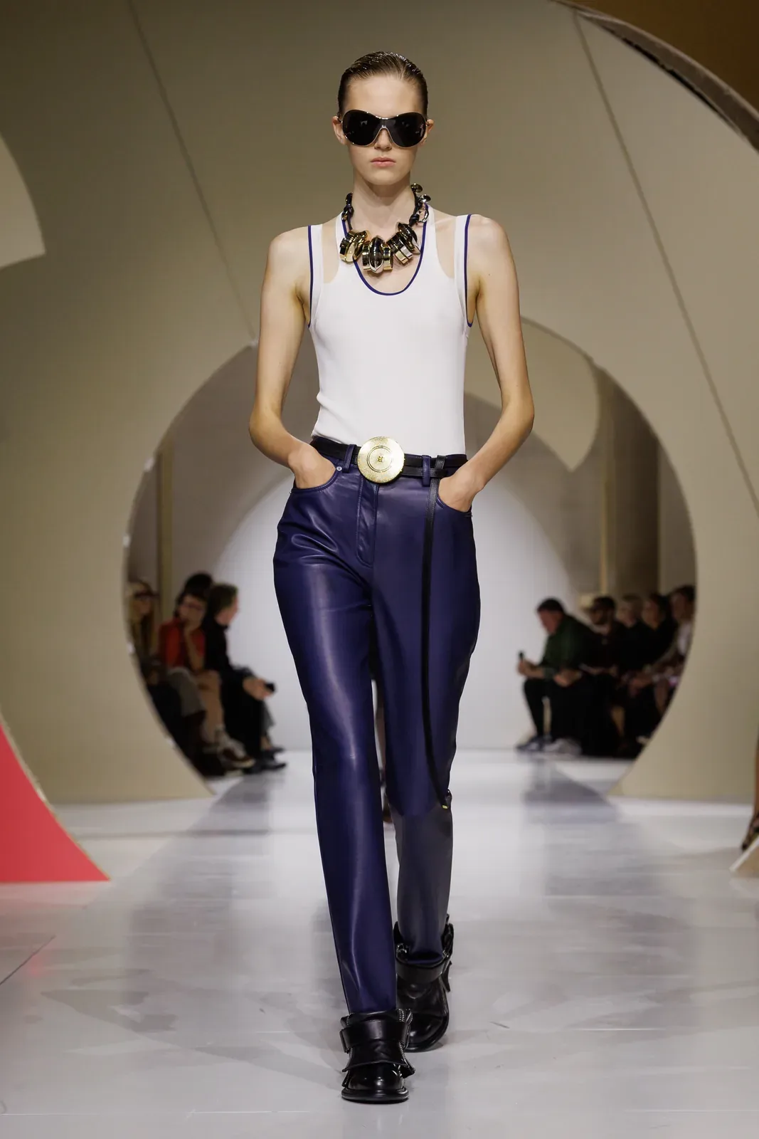 metal-givenchy-ss27-24