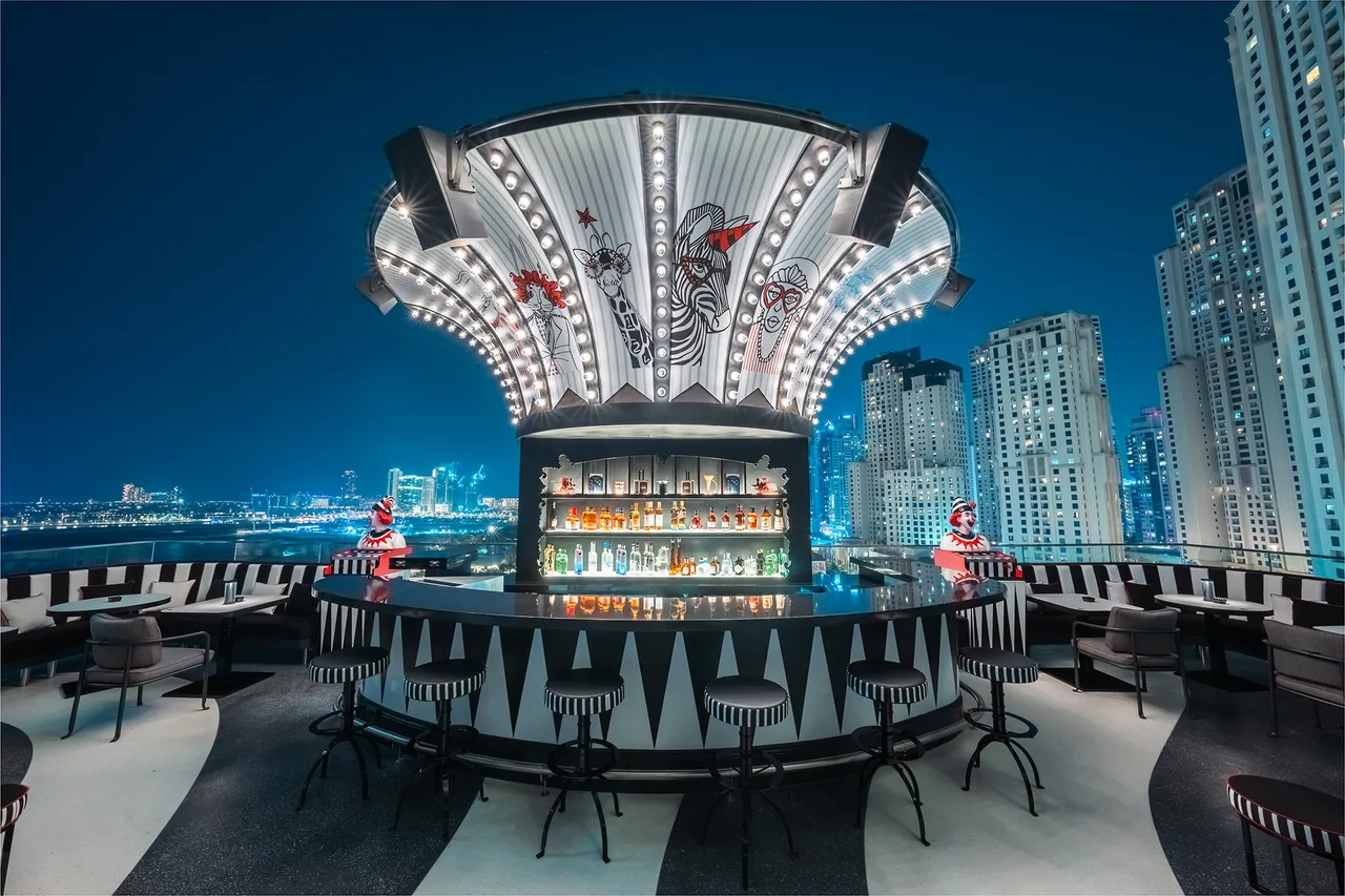 FIVE-LUXE_Paradiso-Dubai_Terrace-3