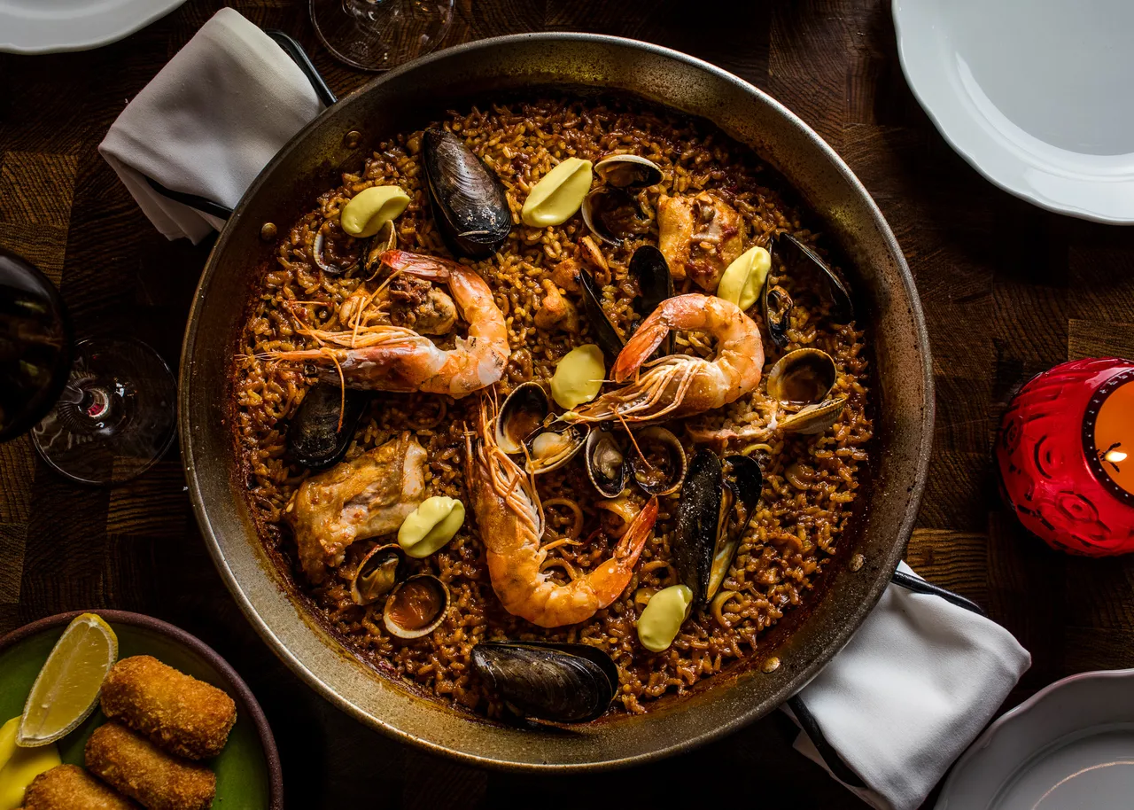 El Quijote Paella De Temporada Credit Eric Medsker