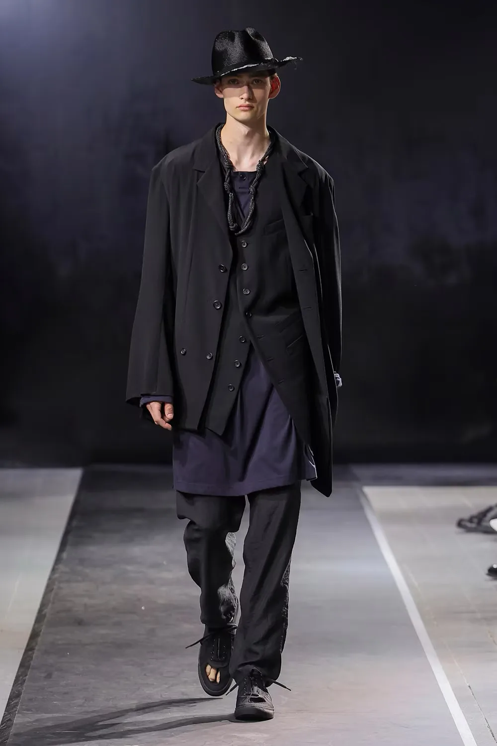 Yohji-Yamamoto-POUR-HOMME-SS25_Look-19-1.jpg