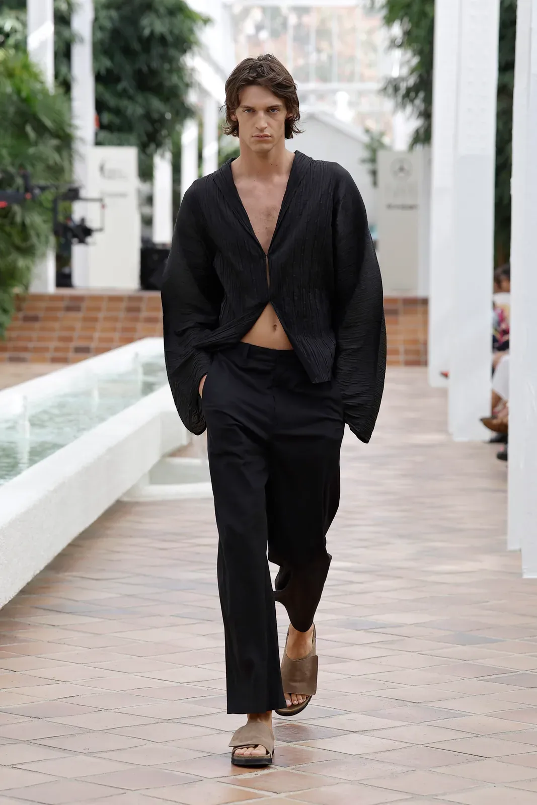 metal-adolfo-dominguez-ss27-30