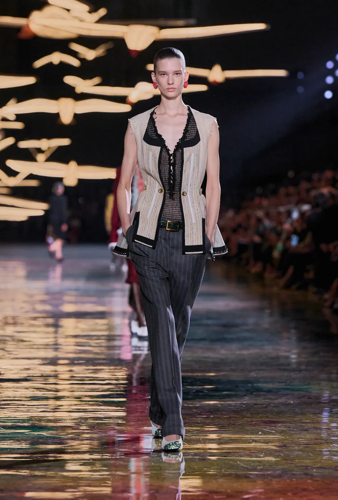 metal-chanel-ss27-80