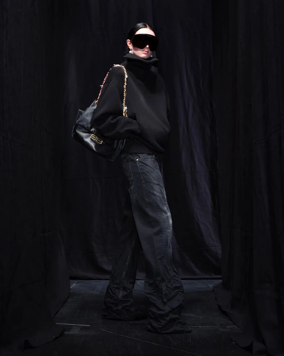 BALENCIAGA-WINTER-25-LOOK-18_AUSTEJA