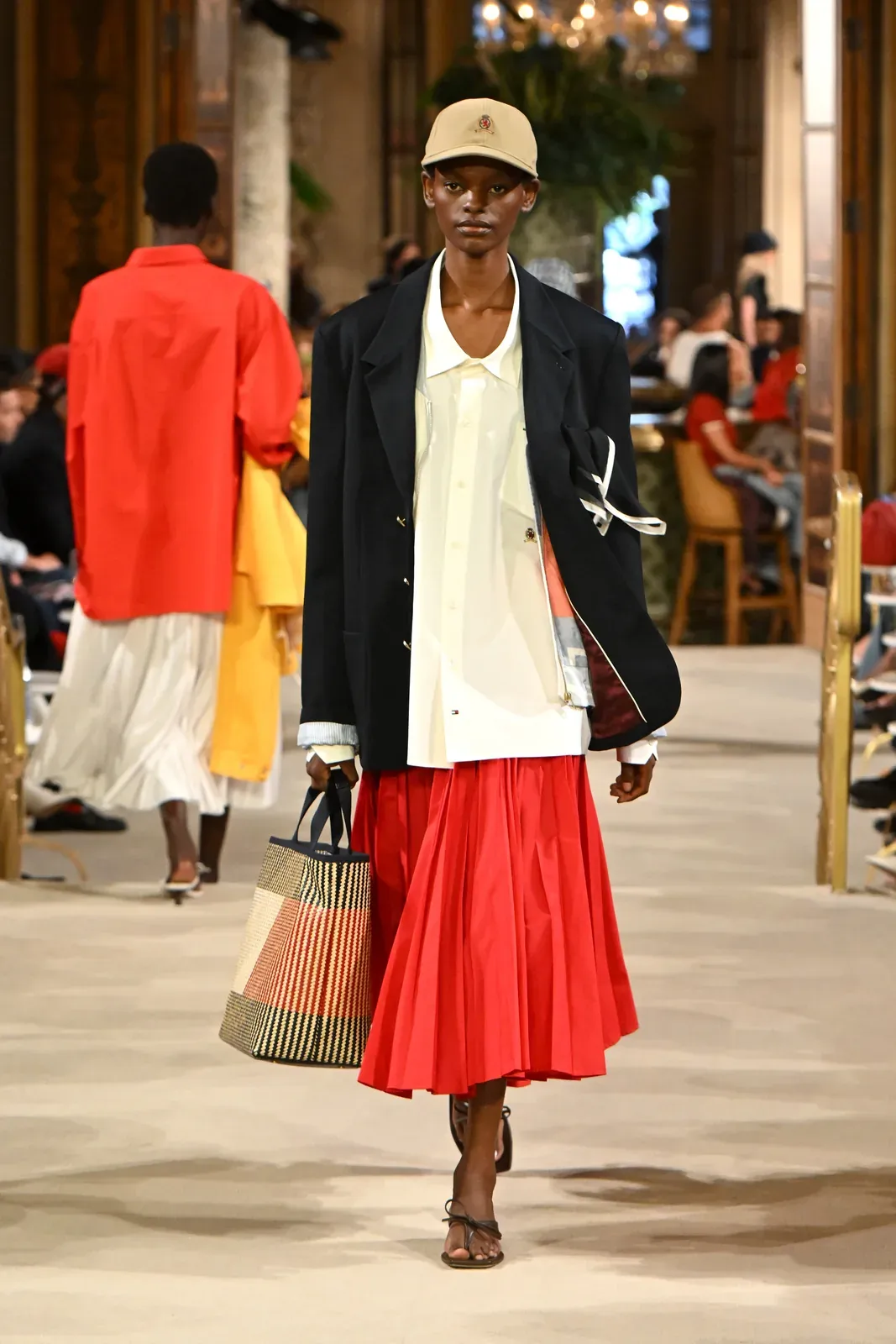 metal-tommy-hilfiger-spring-2027-15.webp
