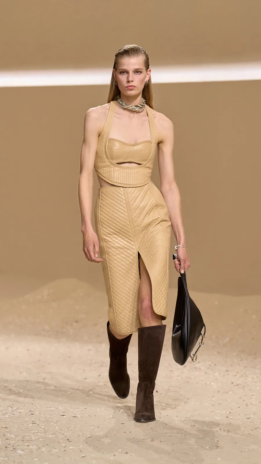 HERMES_WRTW_SS26_Runway_12