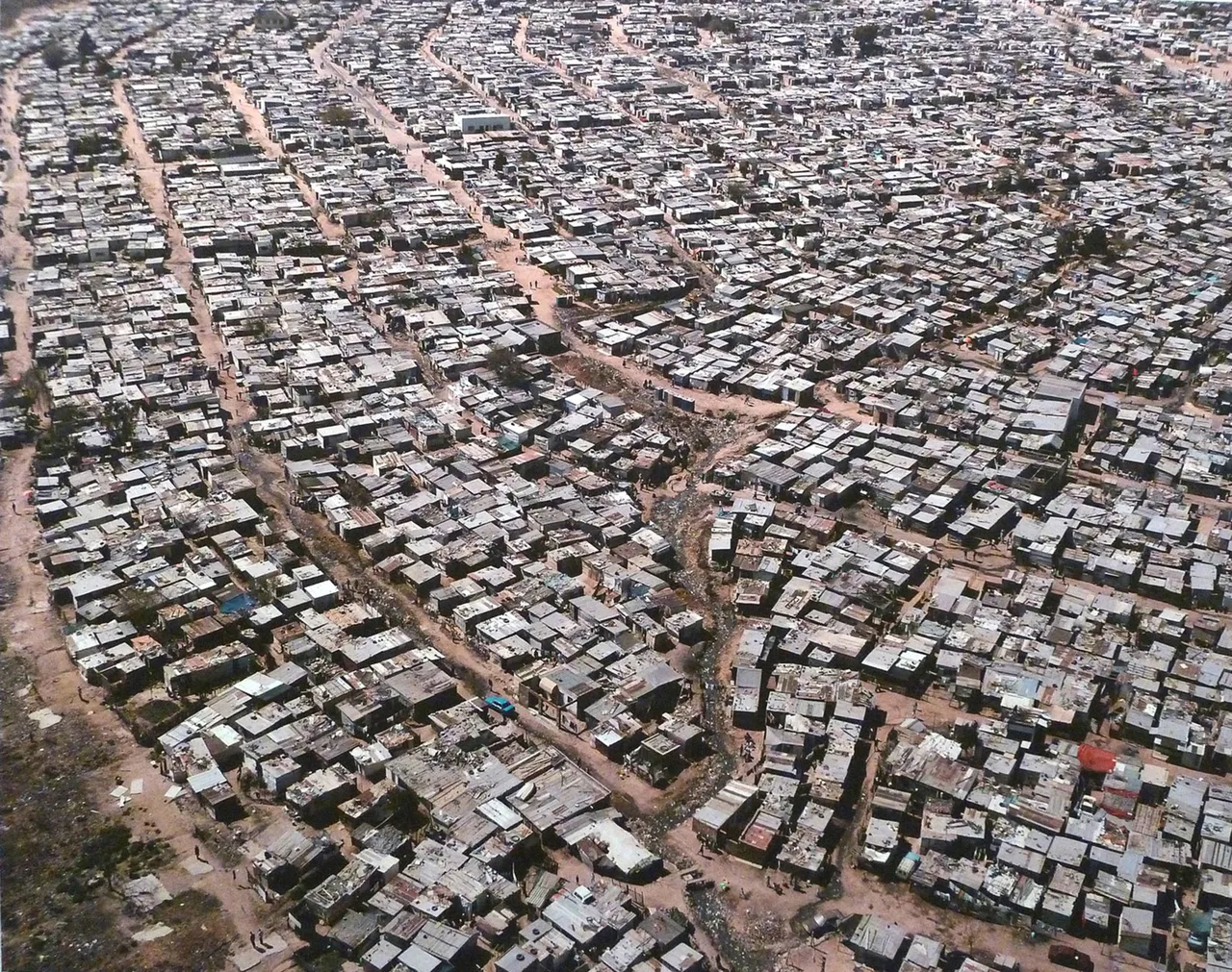 David Goldblatt Diepsloot 99 X 1305 Cm 2009 David Goldblatt Collection De La Fondation Louis Vuitton 12929