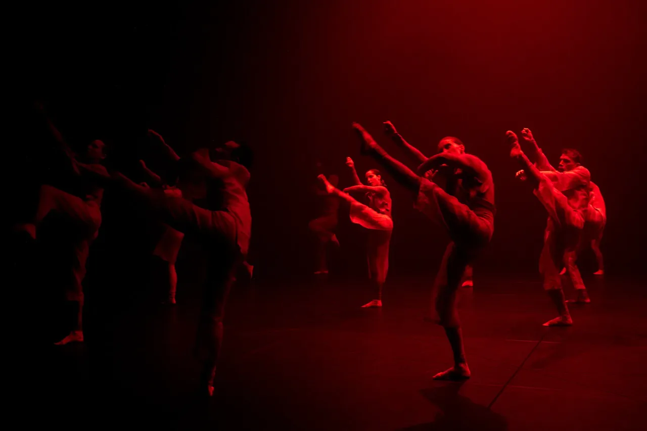 metal-sasha-waltz-11