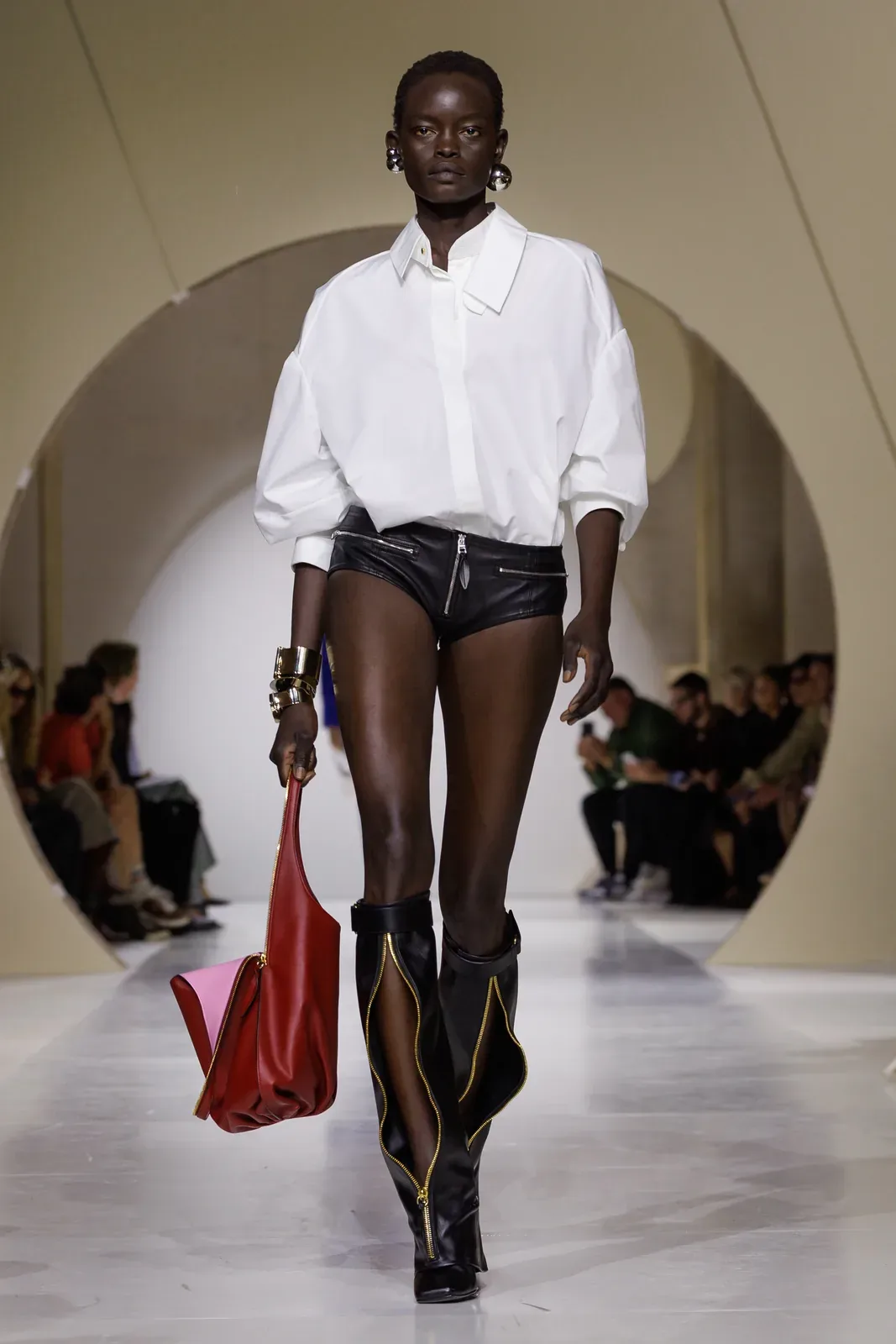 metal-givenchy-ss27-09