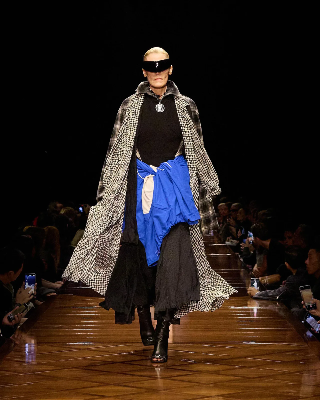 BALENCIAGA-SUMMER-25-LOOK-38_ANNA-CATHARINA