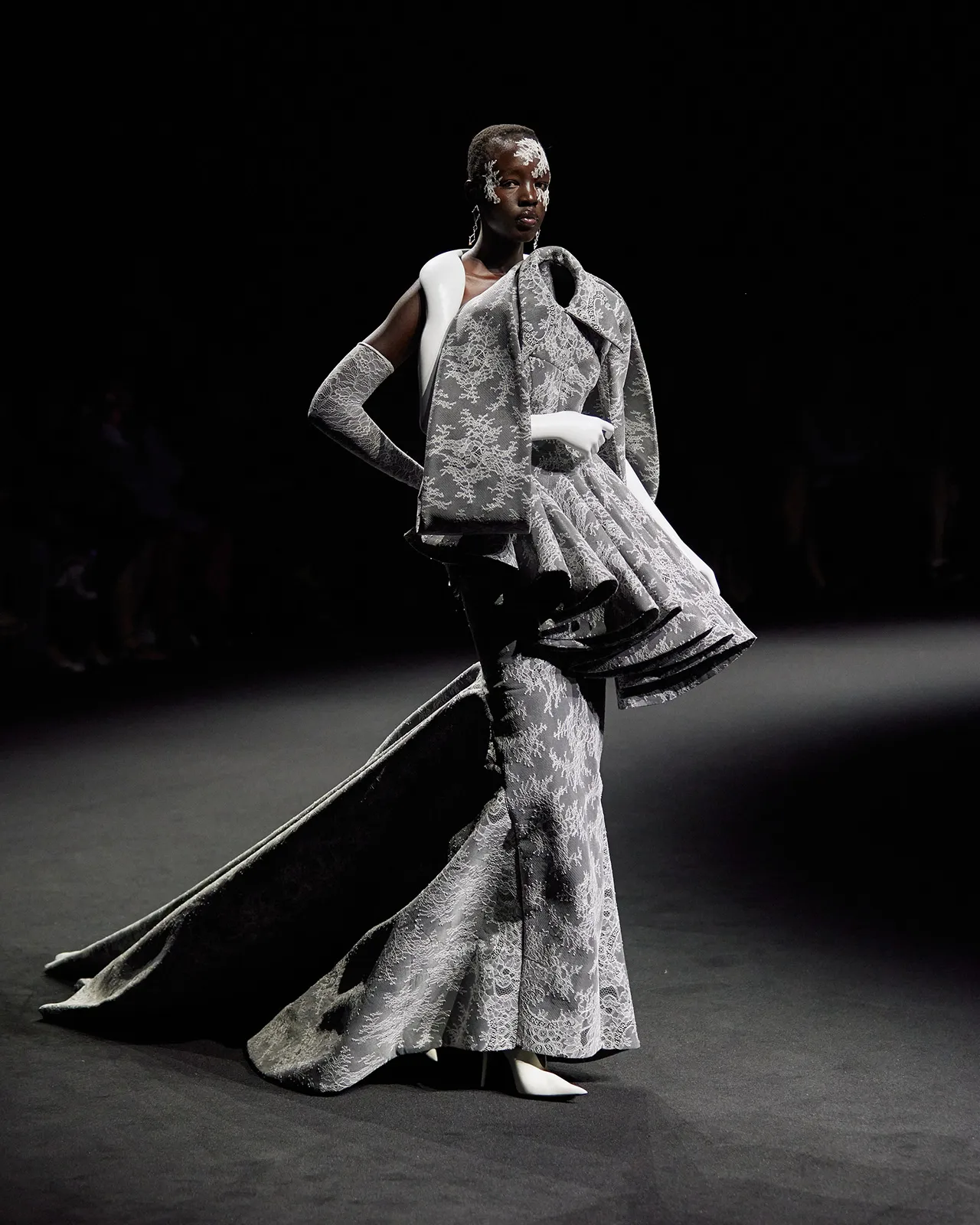 Robert_Wun_Fall-Winter_2025_Couture_22