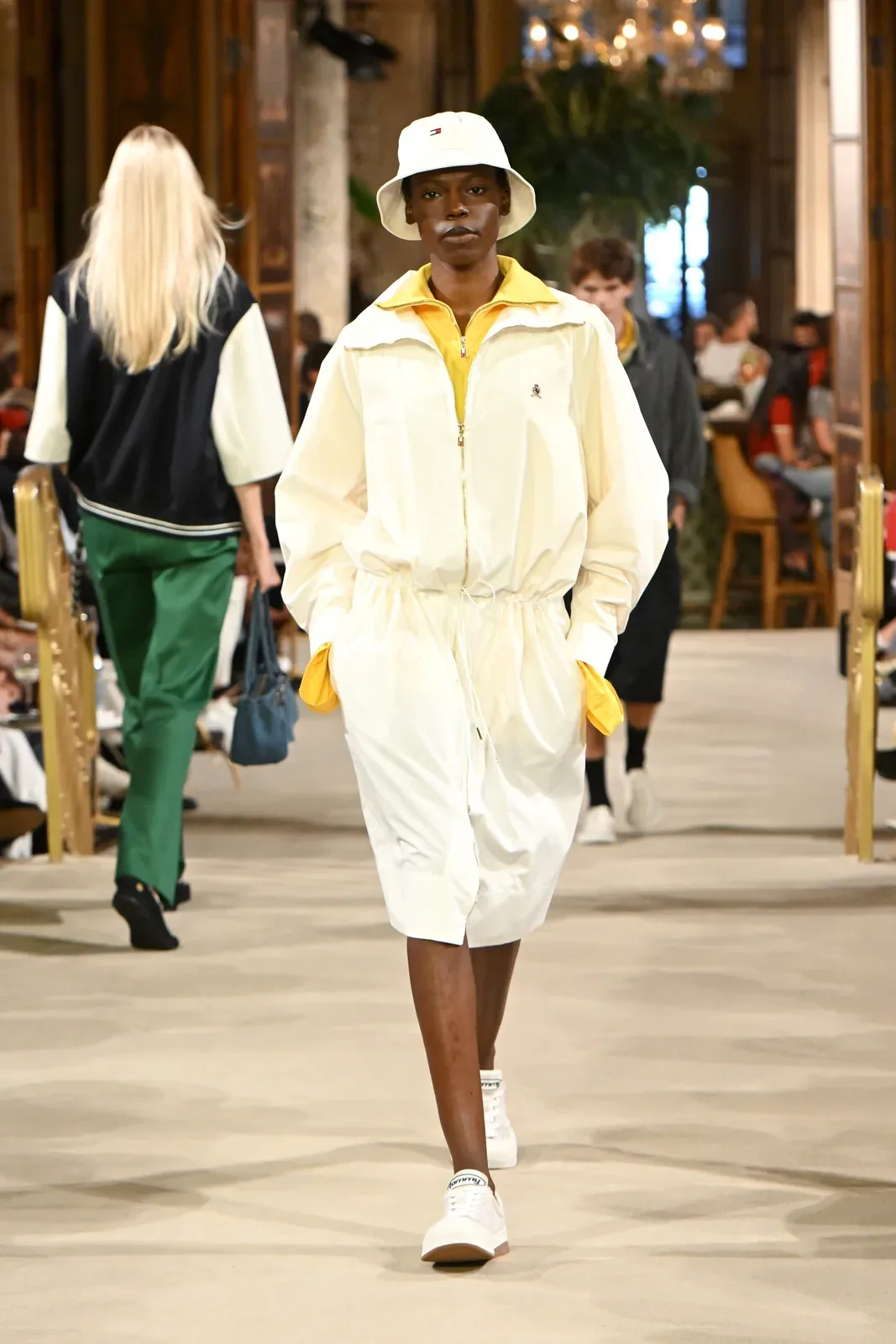 metal-tommy-hilfiger-spring-2027-51.webp