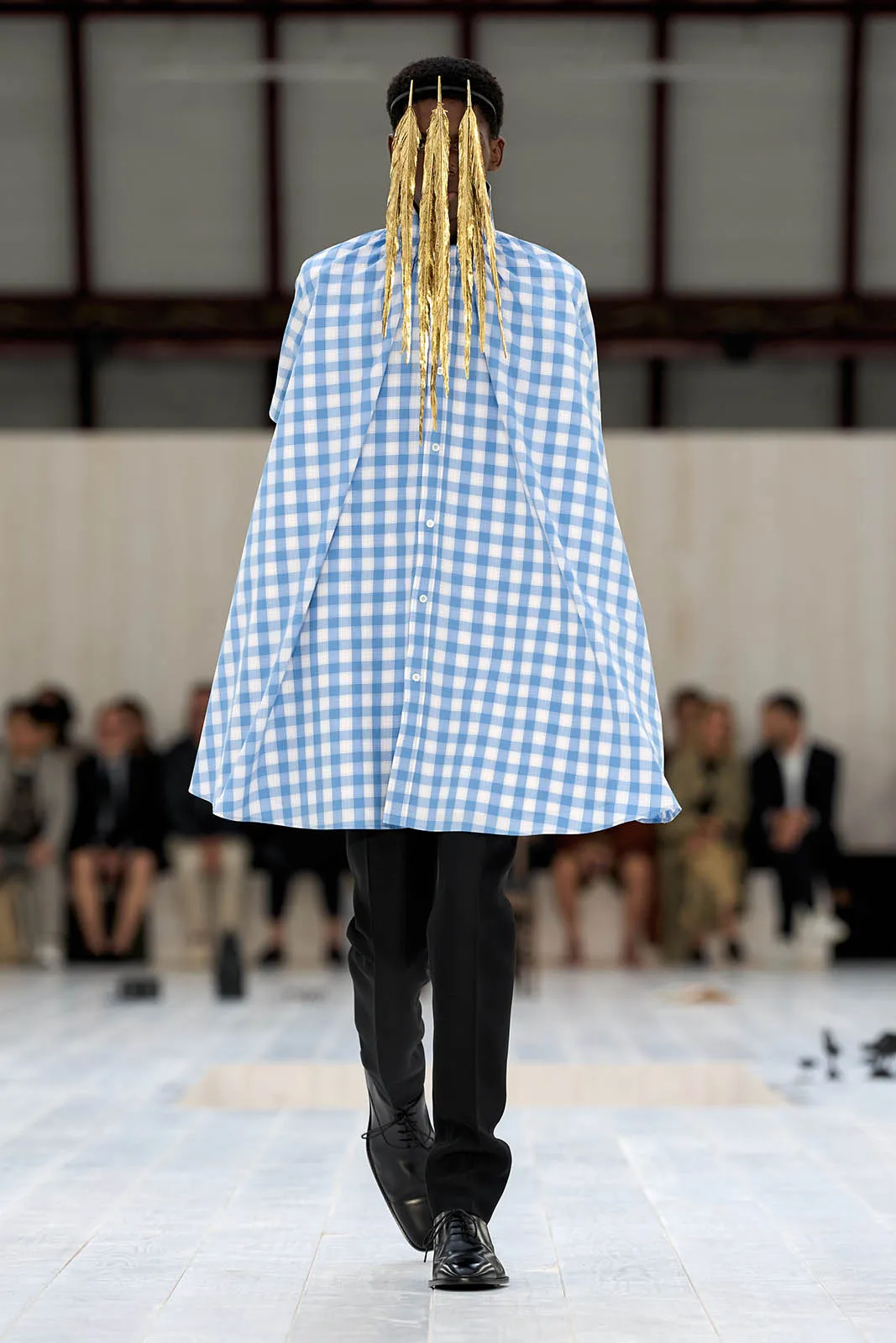 Loewe_Spring_Summer_2025_10.jpg