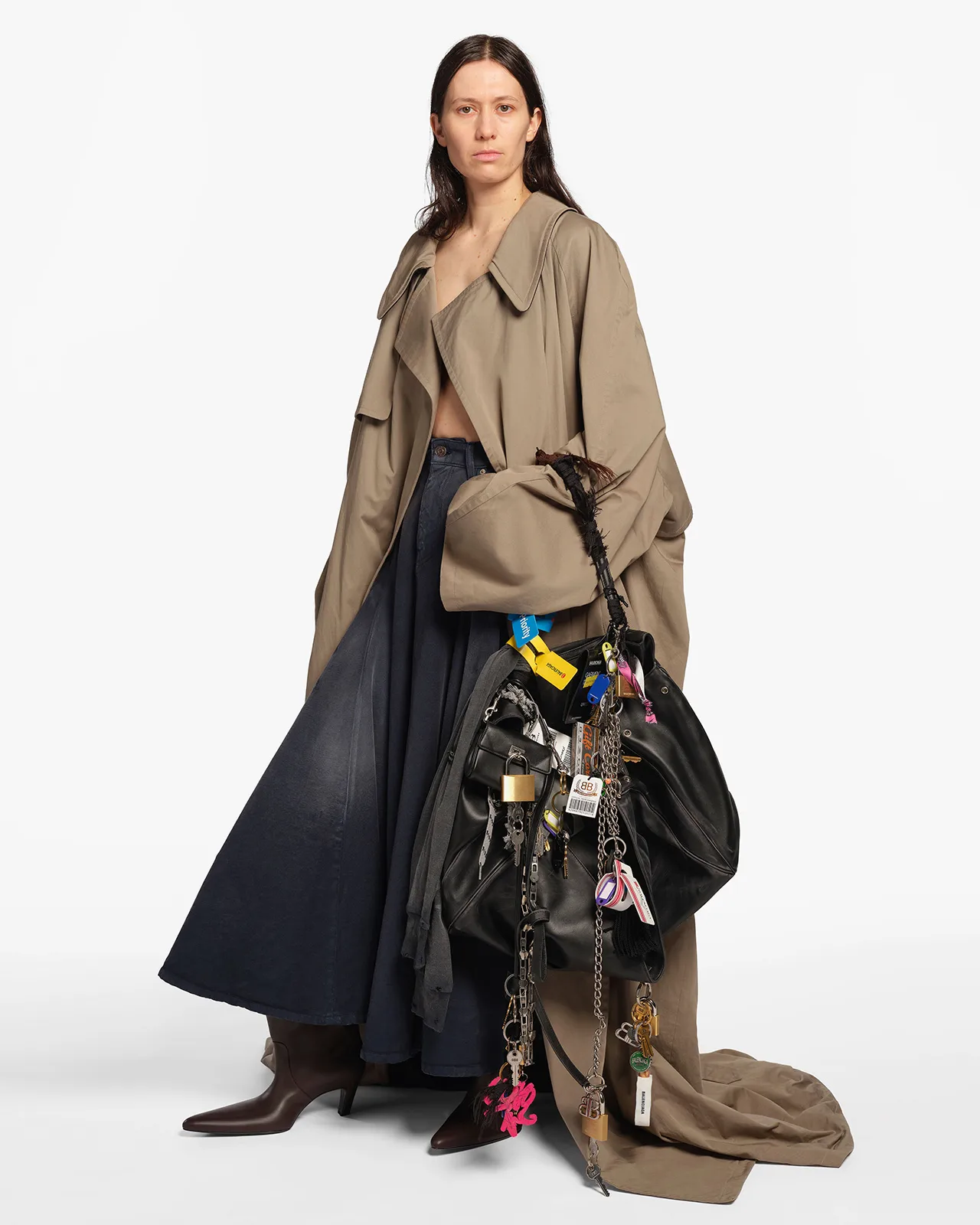 BALENCIAGA-SPRING-26-IMAGE-LOOK-9_YURI