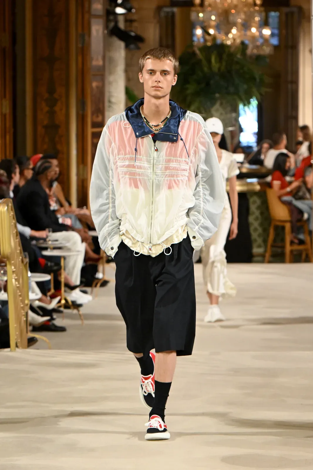 metal-tommy-hilfiger-spring-2027-31