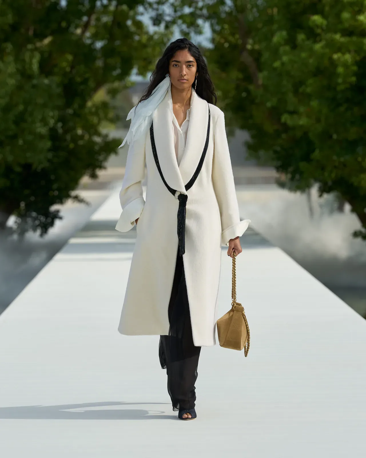 metal-dior-ss27-13.webp