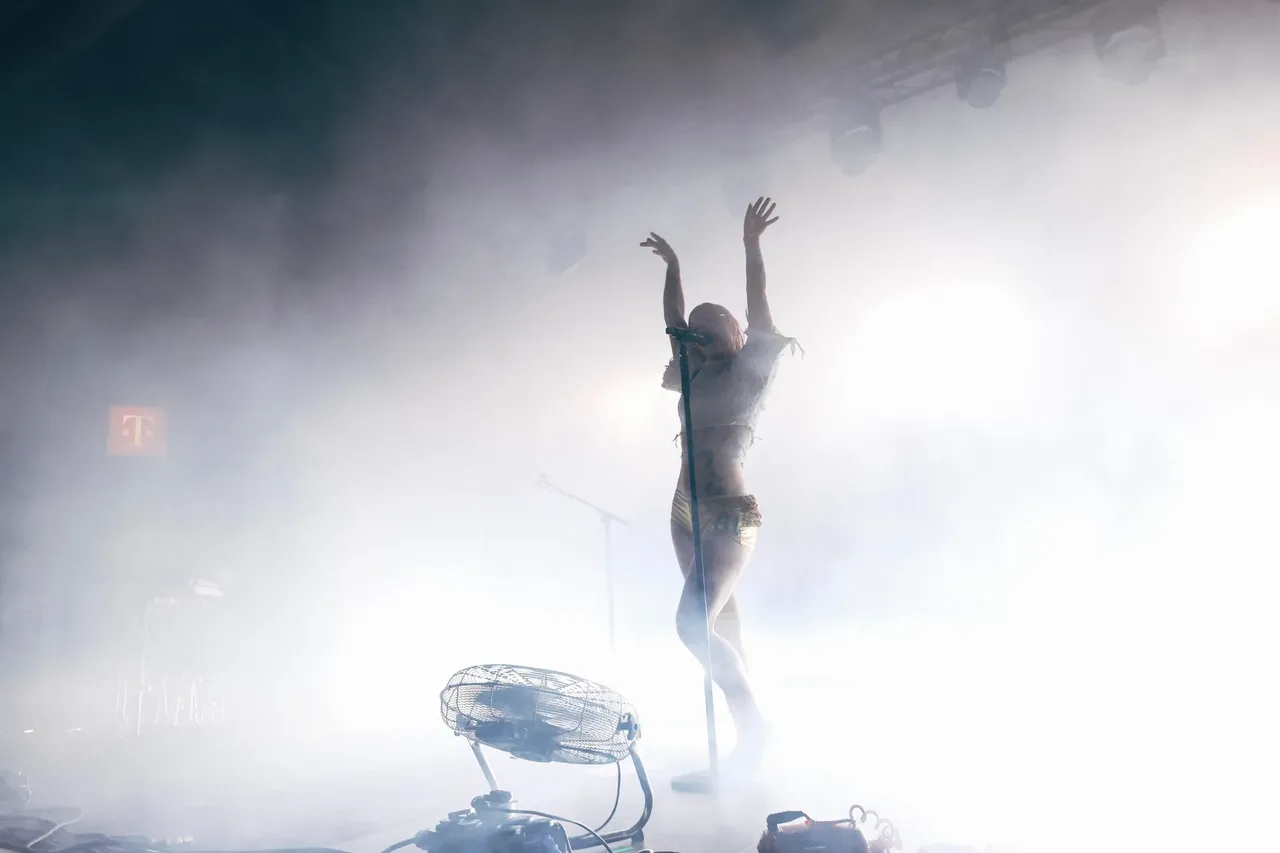 metal-deutsche-x-wet-03.webp