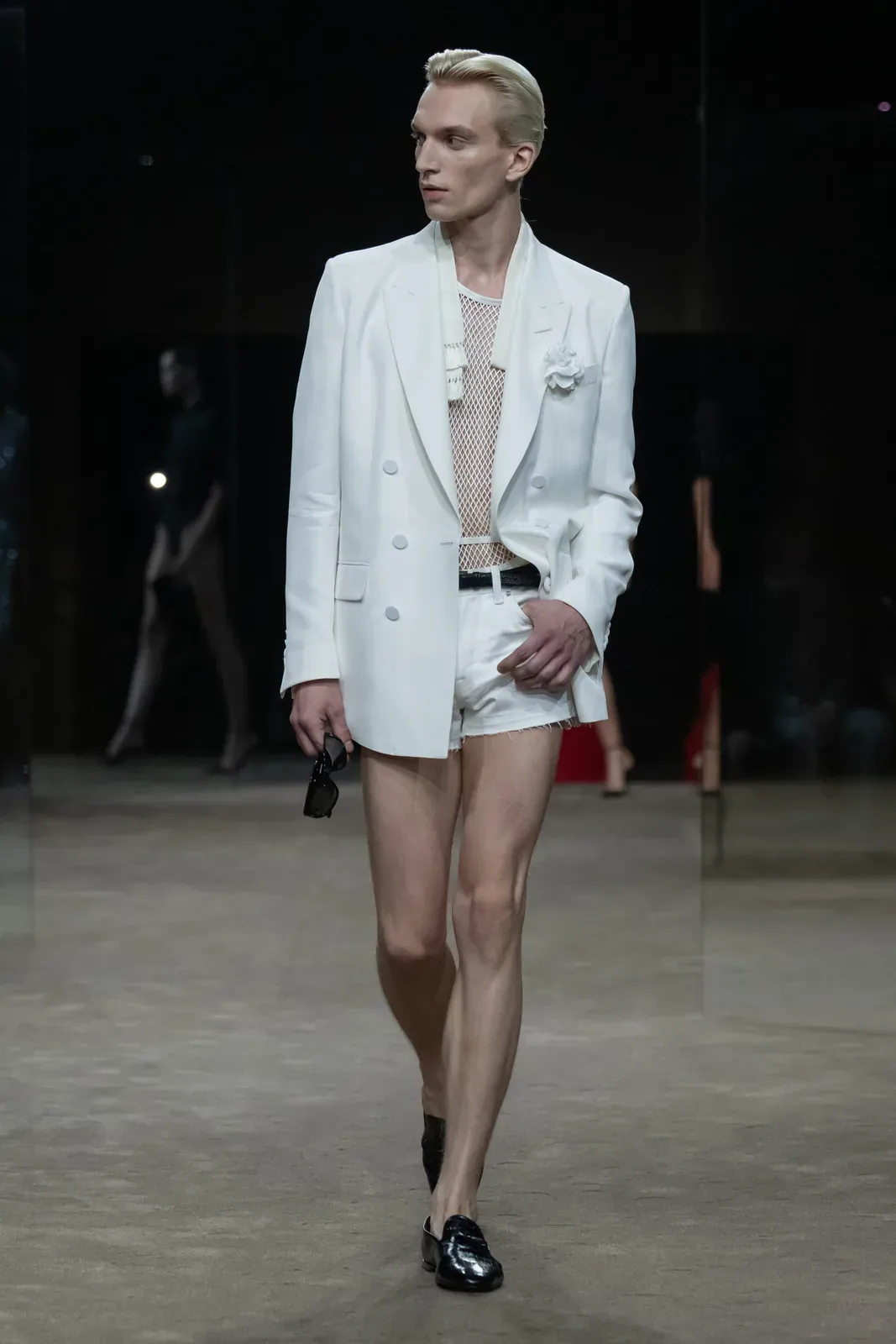 metal-tom-ford-ss27-37