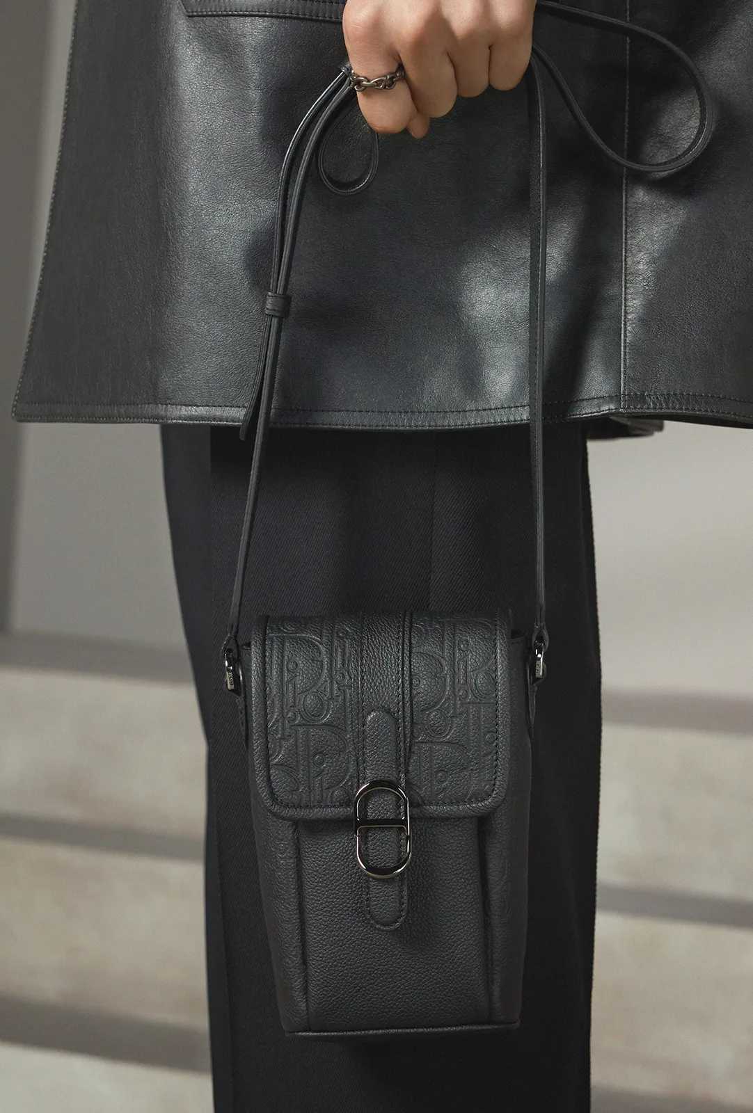 Dior-Gravity-Leather_3