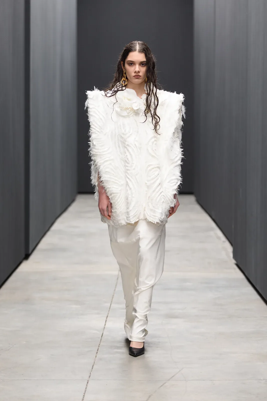 metal-mercedes-benz-fashion-week-tbilisi-01-supernatural-superstar-02