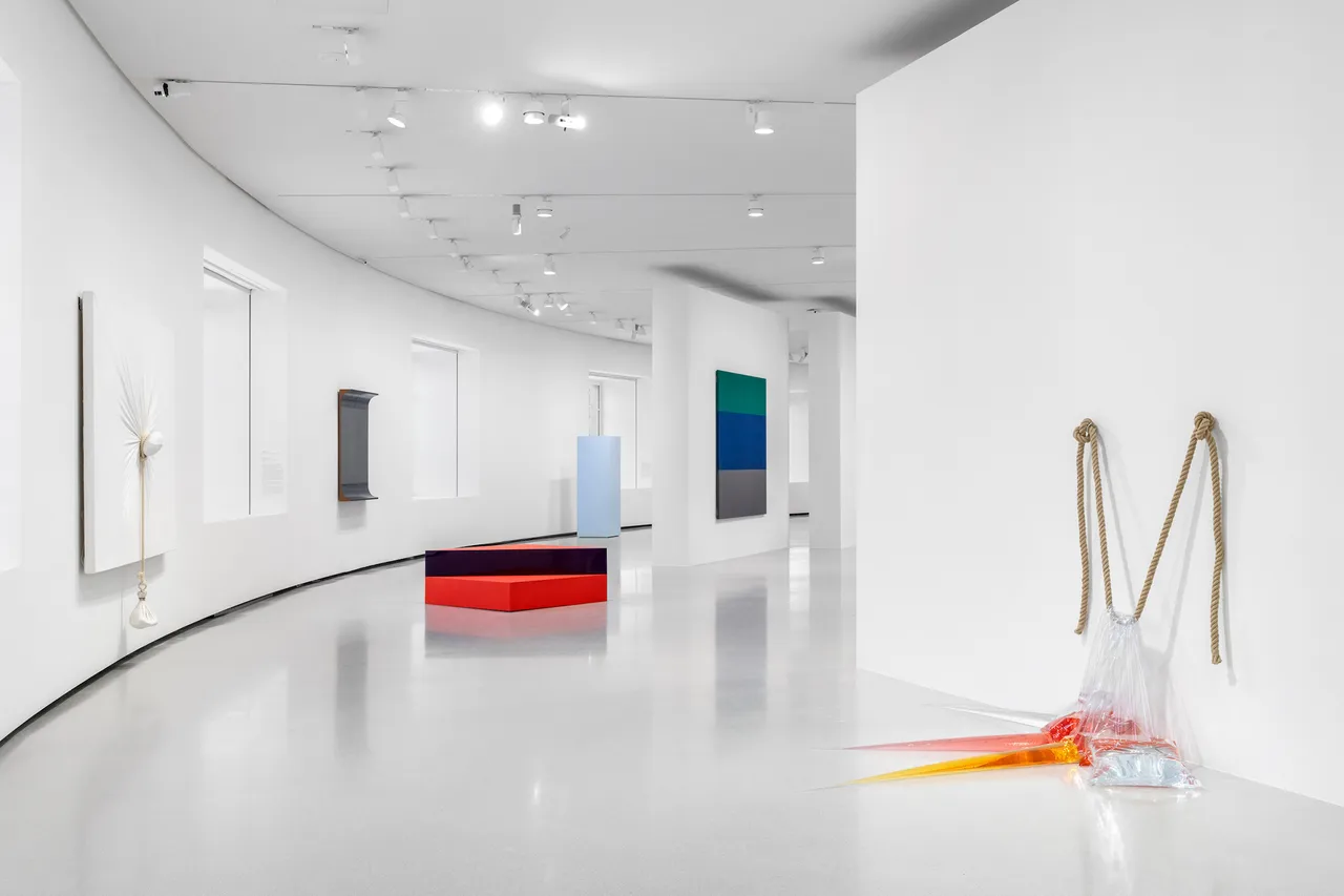 Minimal_exhibition_8