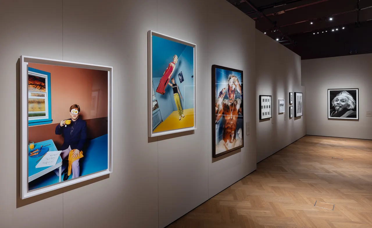 Installation-images-of-'Fragile-Beauty-at-VA-South-Kensington--Victoria-and-Albert-Museum-London-9