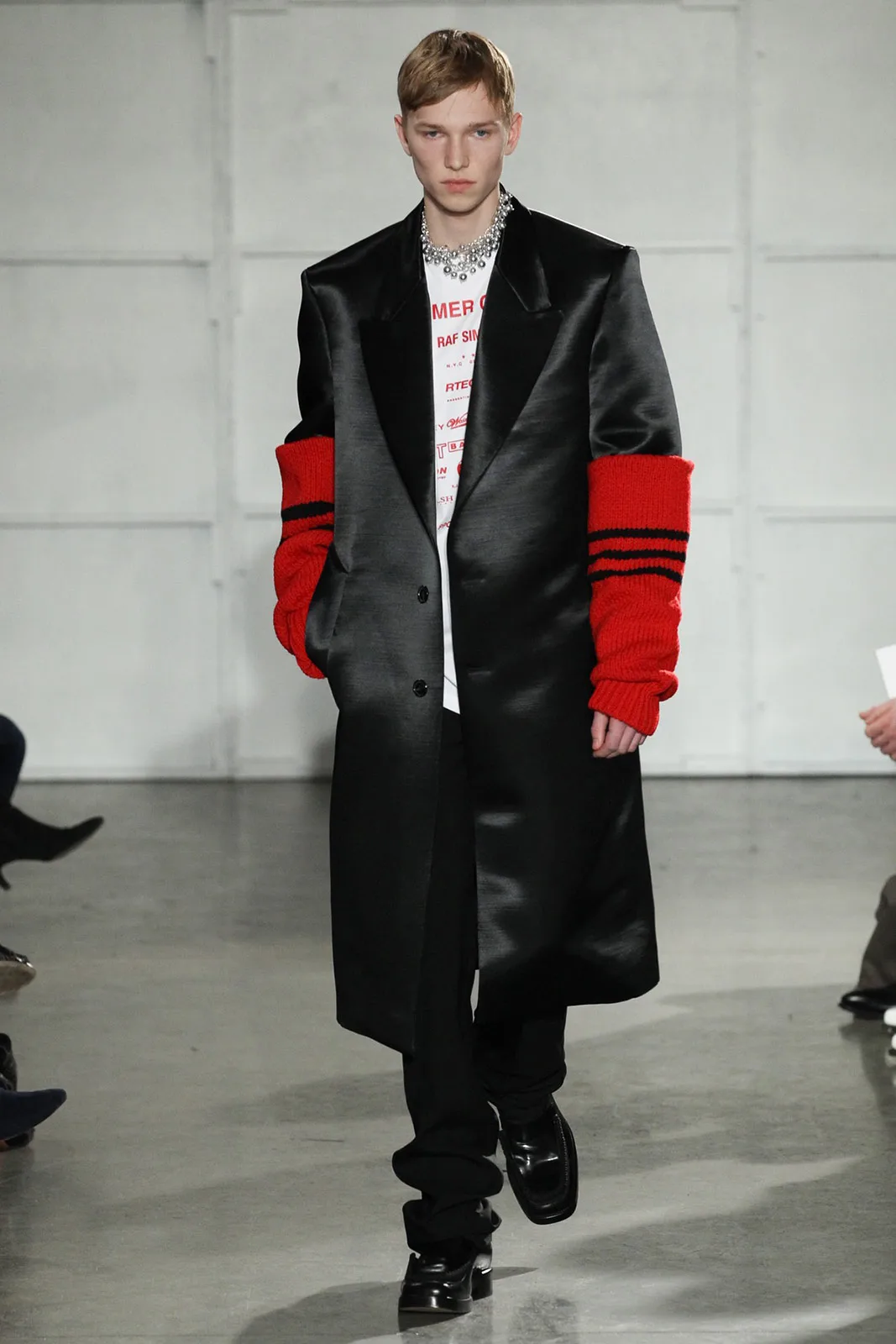 Raf Simons F W17 Metalmagazine 7