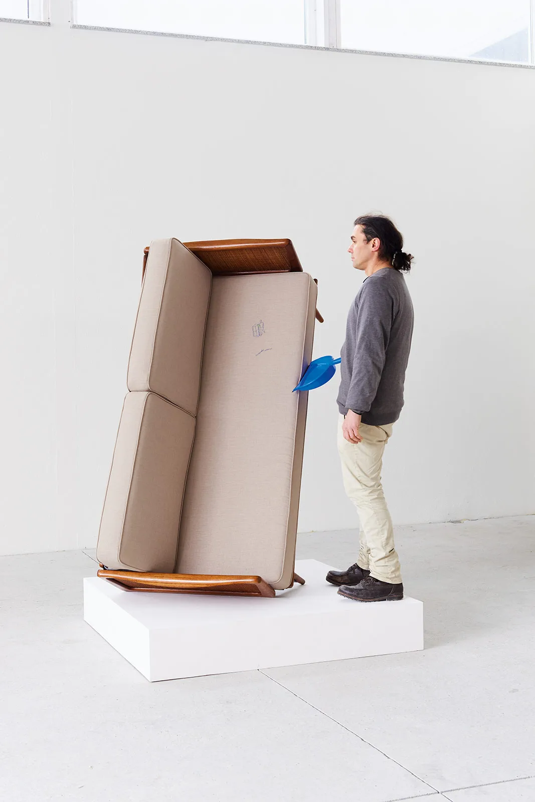 Erwin Wurm Metalmagazine 8