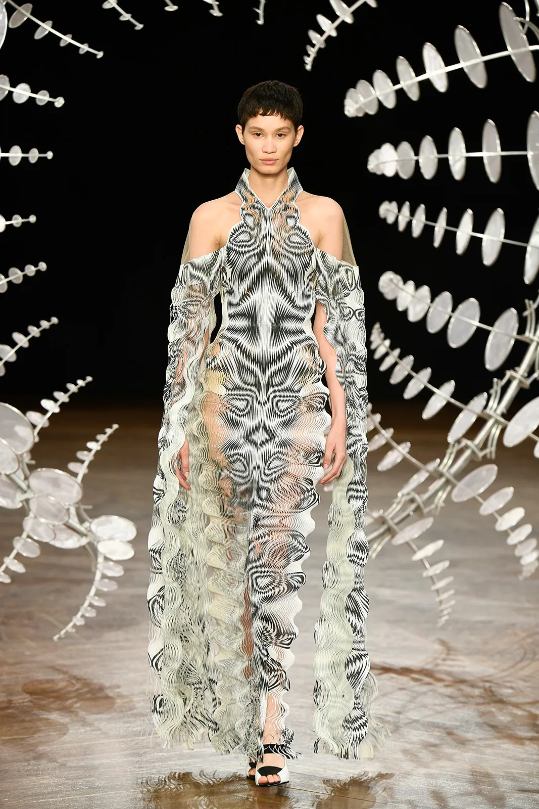 Iris_van_herpen_exhibit_7