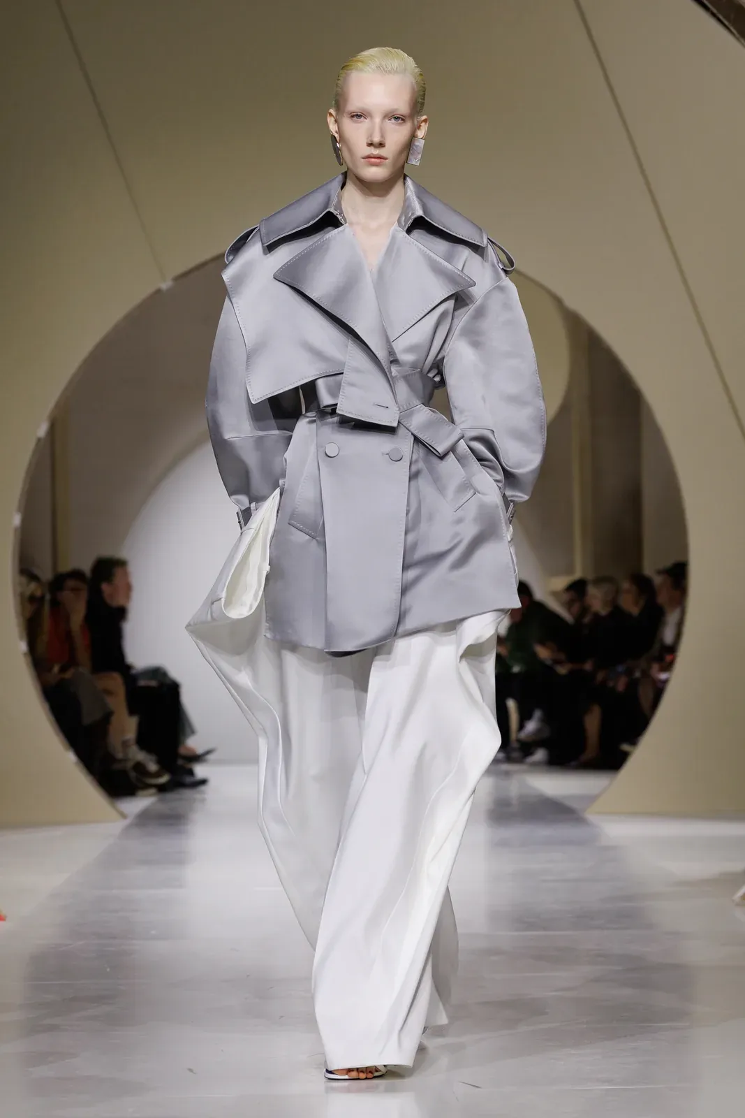 metal-givenchy-ss27-35
