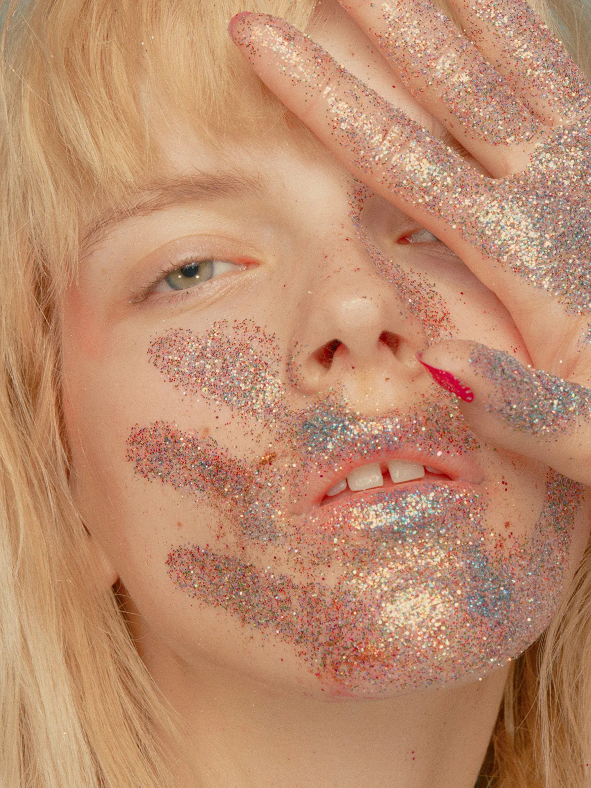 Willand Joan Metalmagazine 7.jpg