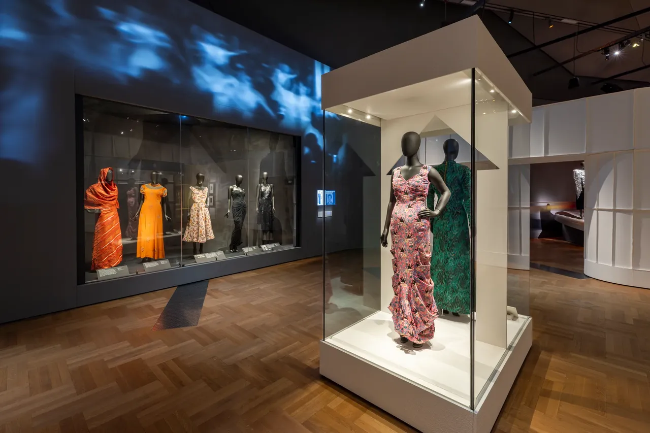metal-schiaparelli-18